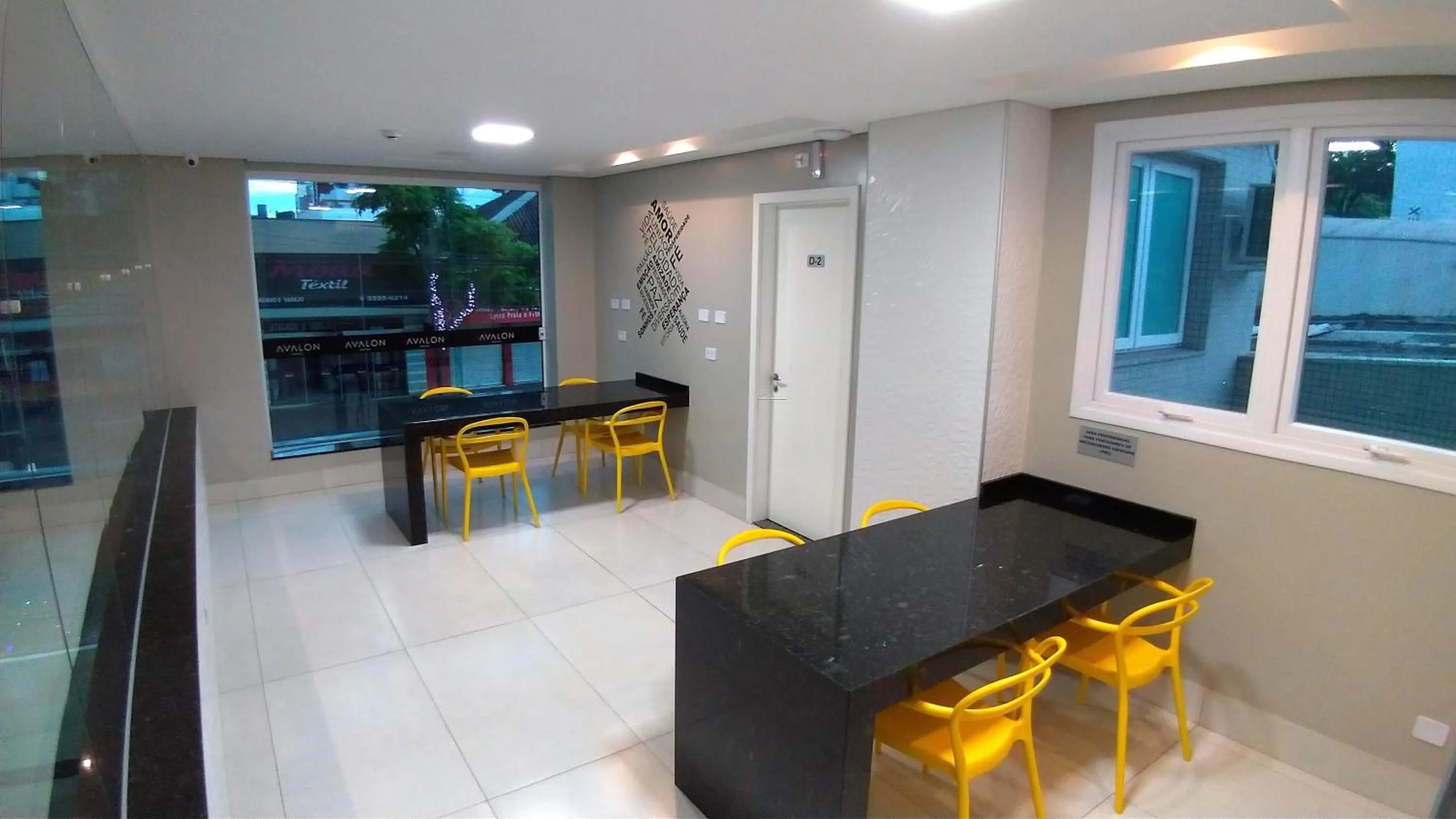 Breakfast in Hotel Avalon Maringá Econômico