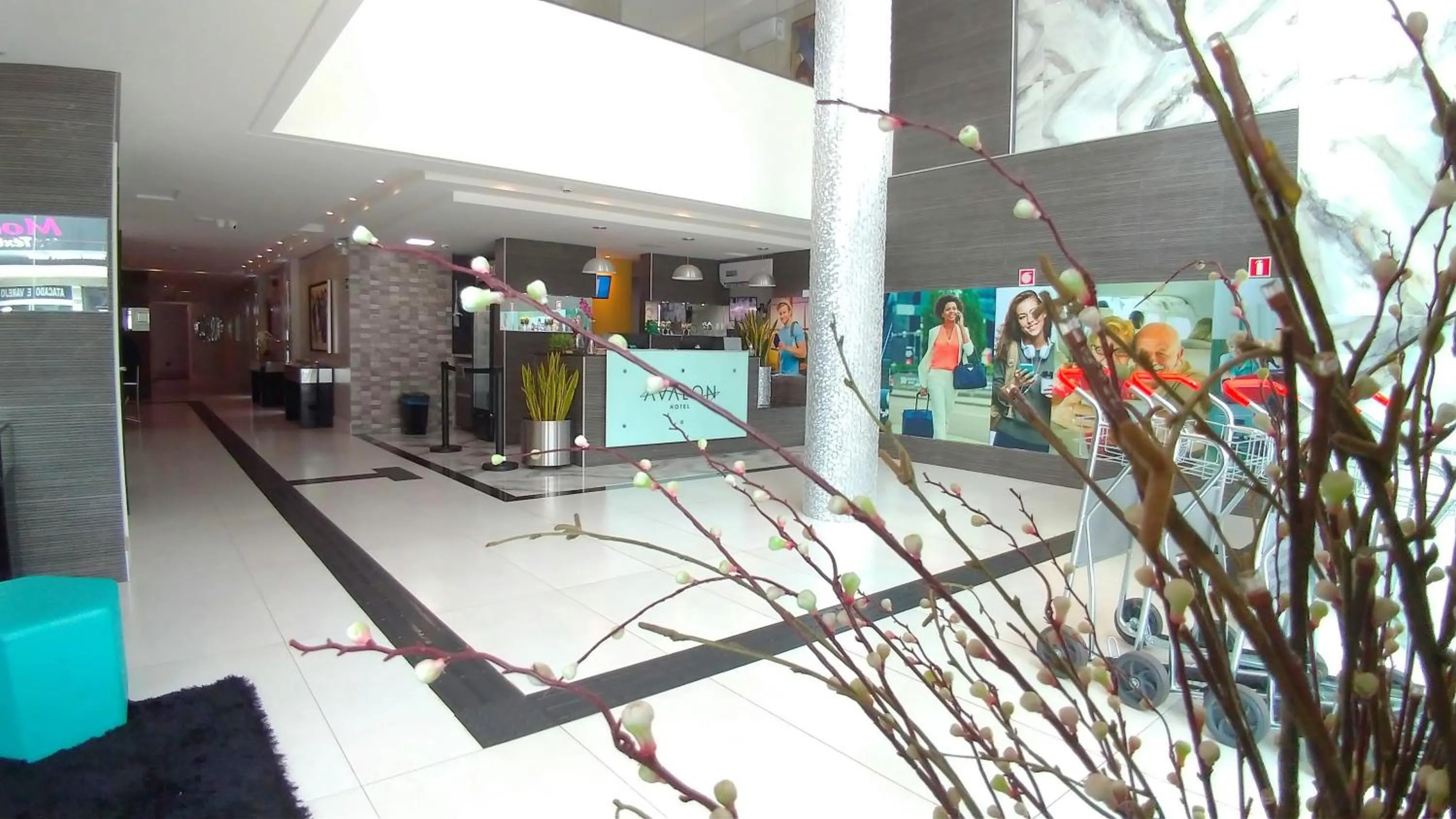 Lobby or reception in Hotel Avalon Maringá Econômico