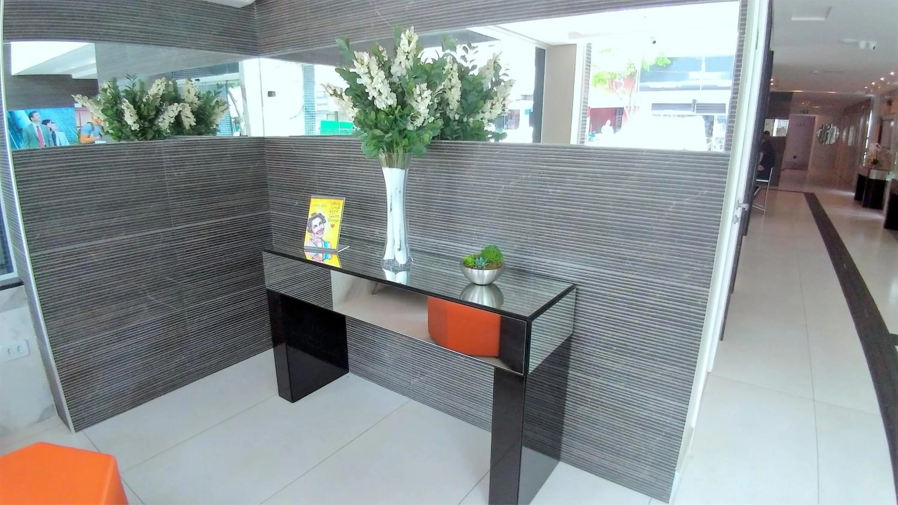 Decorative detail in Hotel Avalon Maringá Econômico