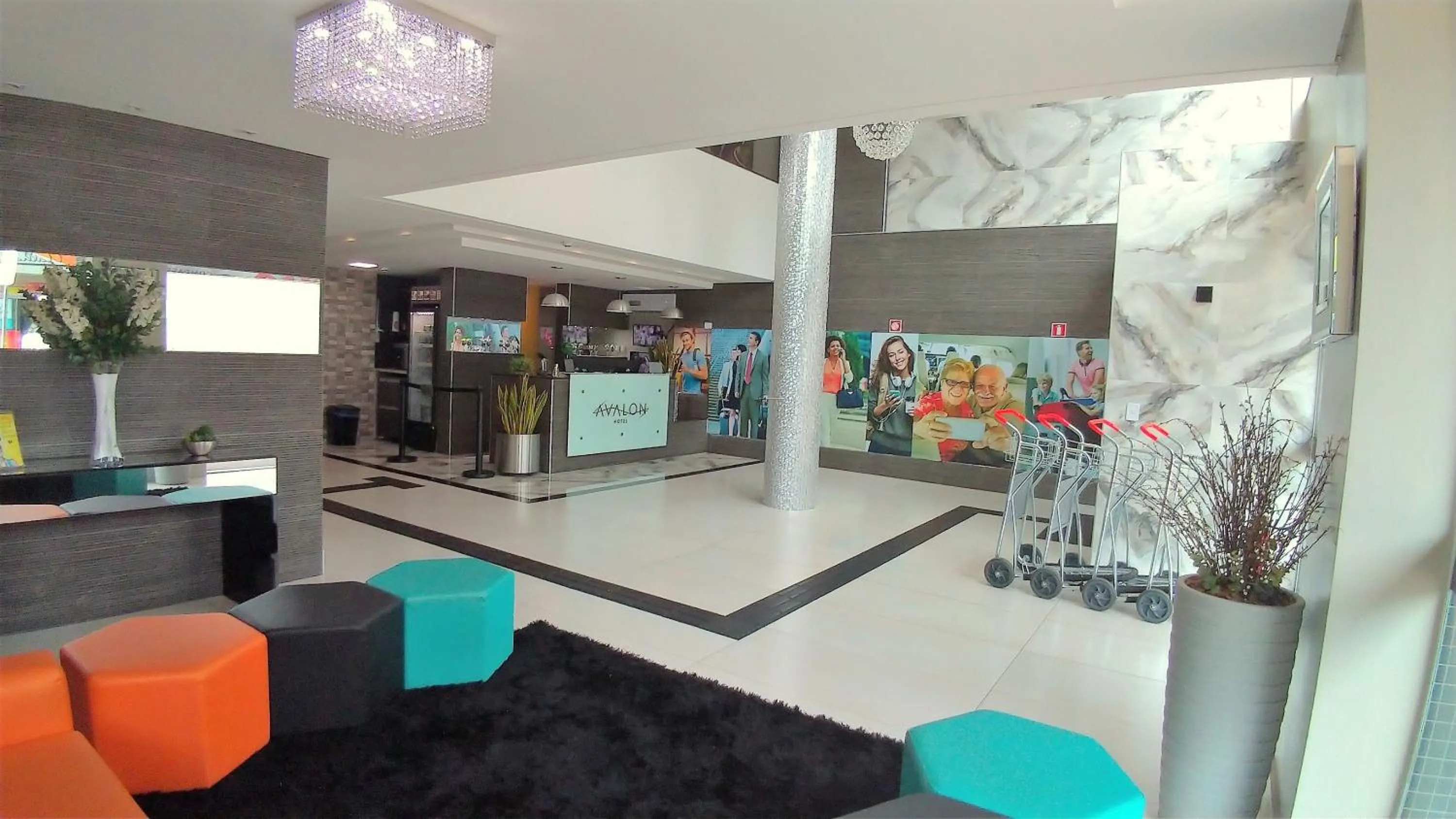 Lobby or reception in Hotel Avalon Maringá Econômico