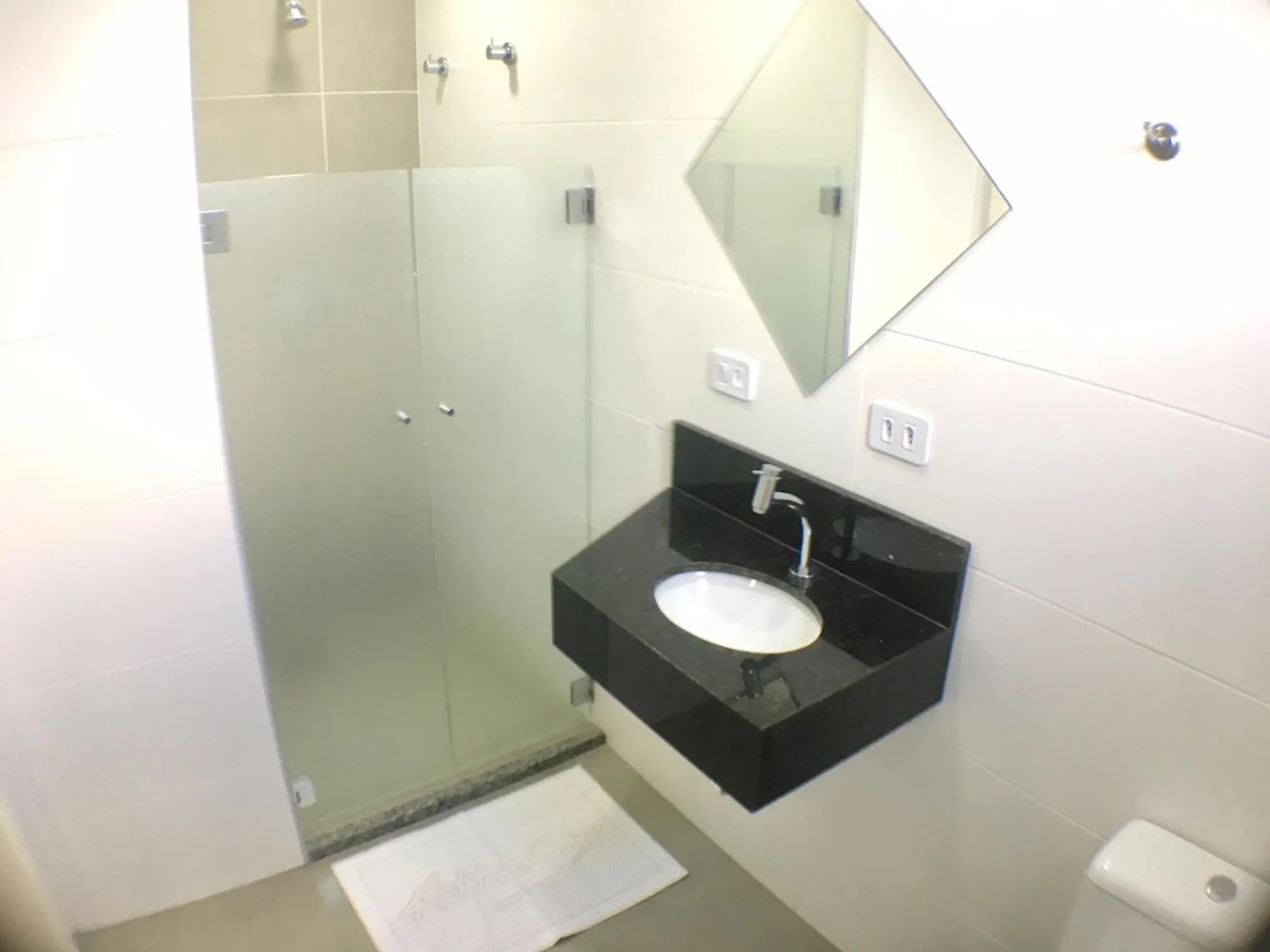 Bathroom in Hotel Avalon Maringá Econômico