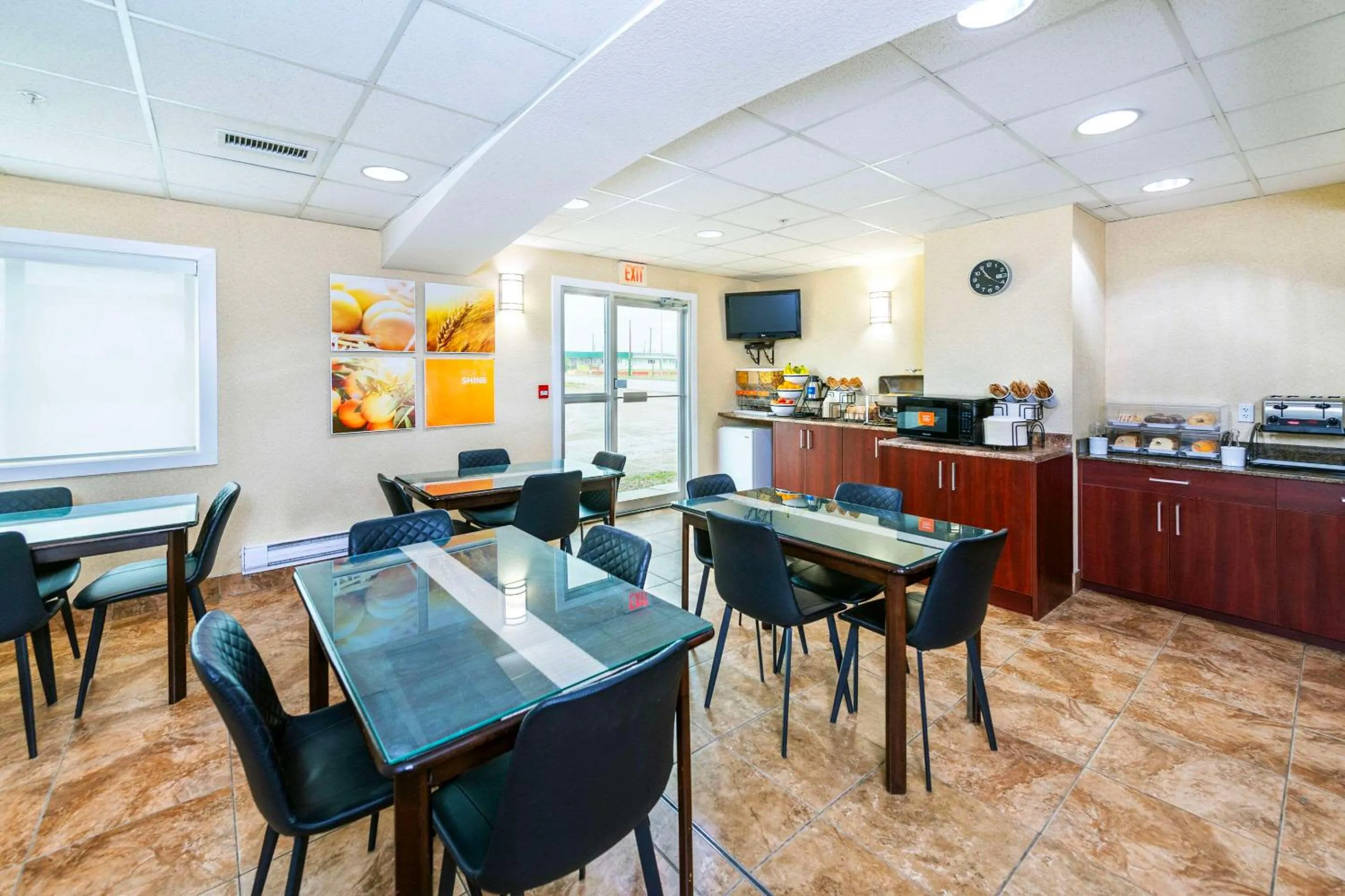 Breakfast in Comfort Inn & Suites