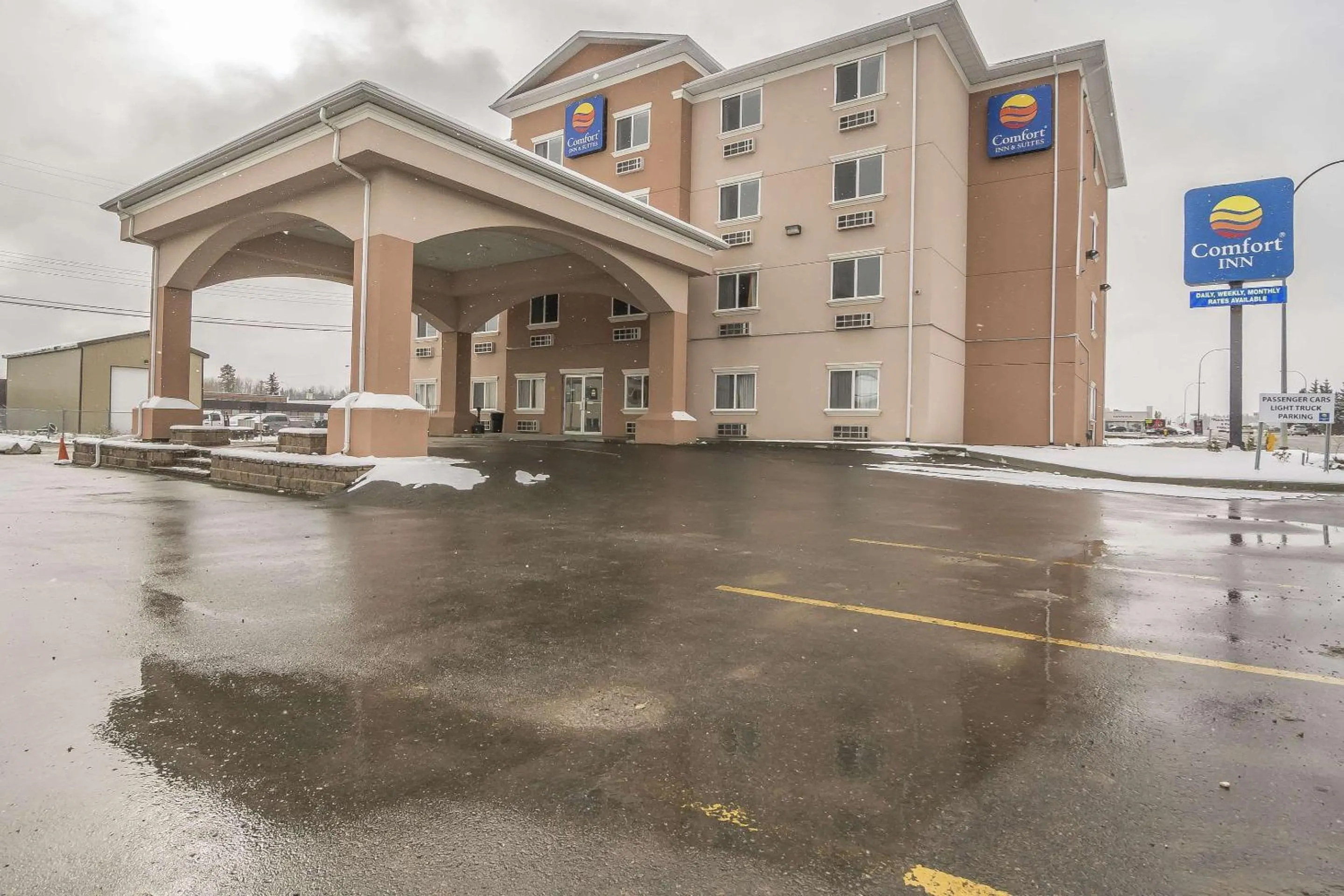 Property building in Comfort Inn & Suites