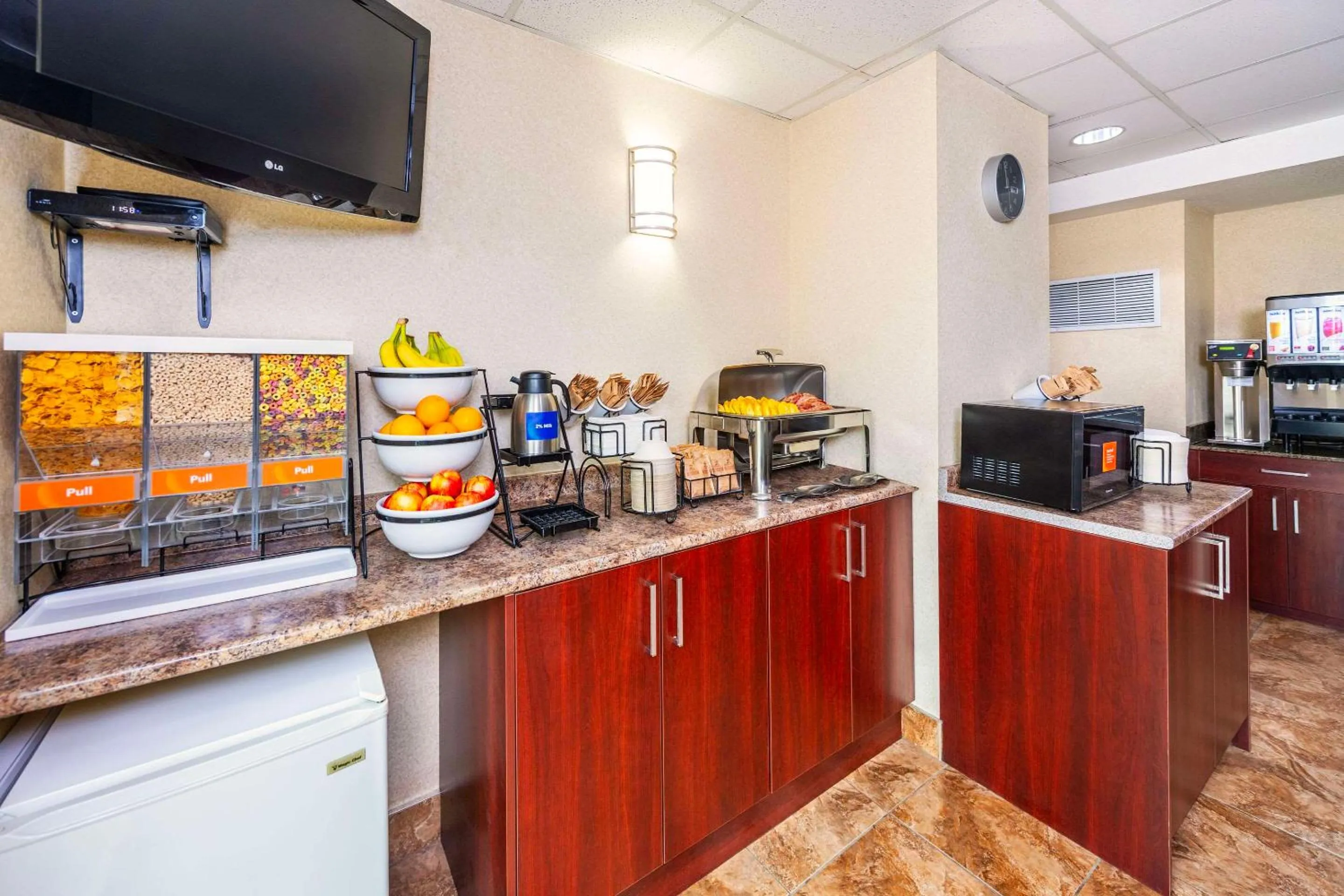 Breakfast in Comfort Inn & Suites