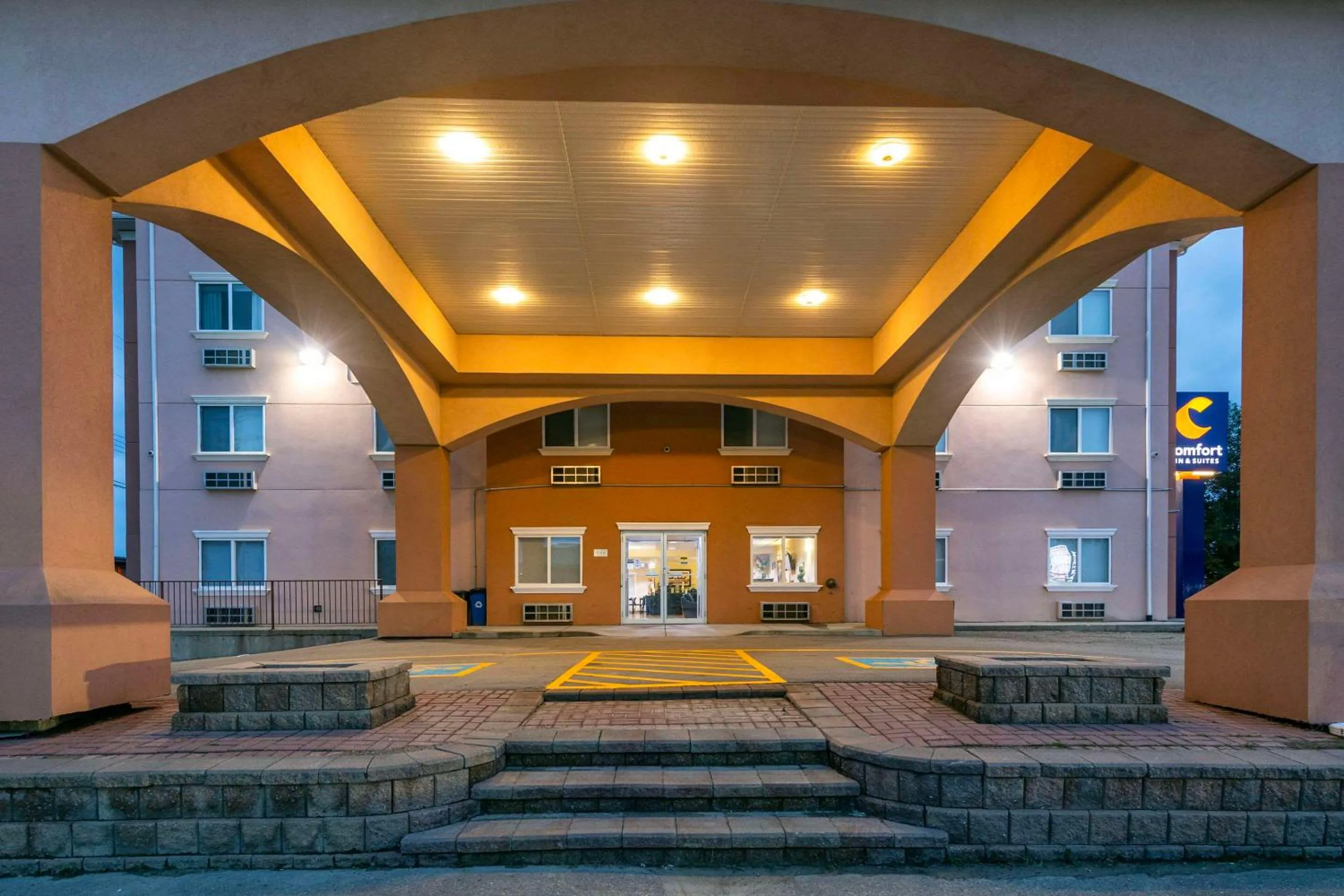 Property building in Comfort Inn & Suites