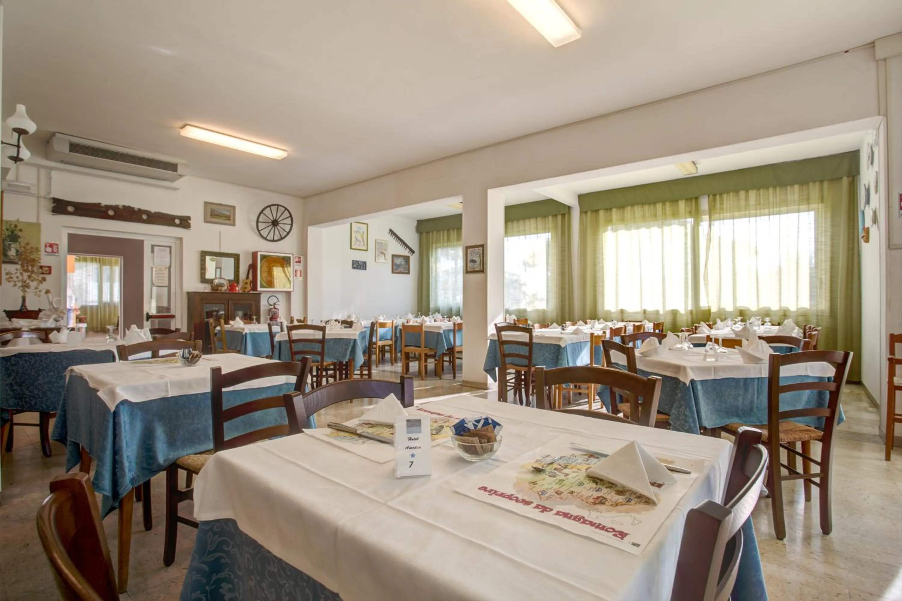 Restaurant/places to eat in Hotel Amedea
