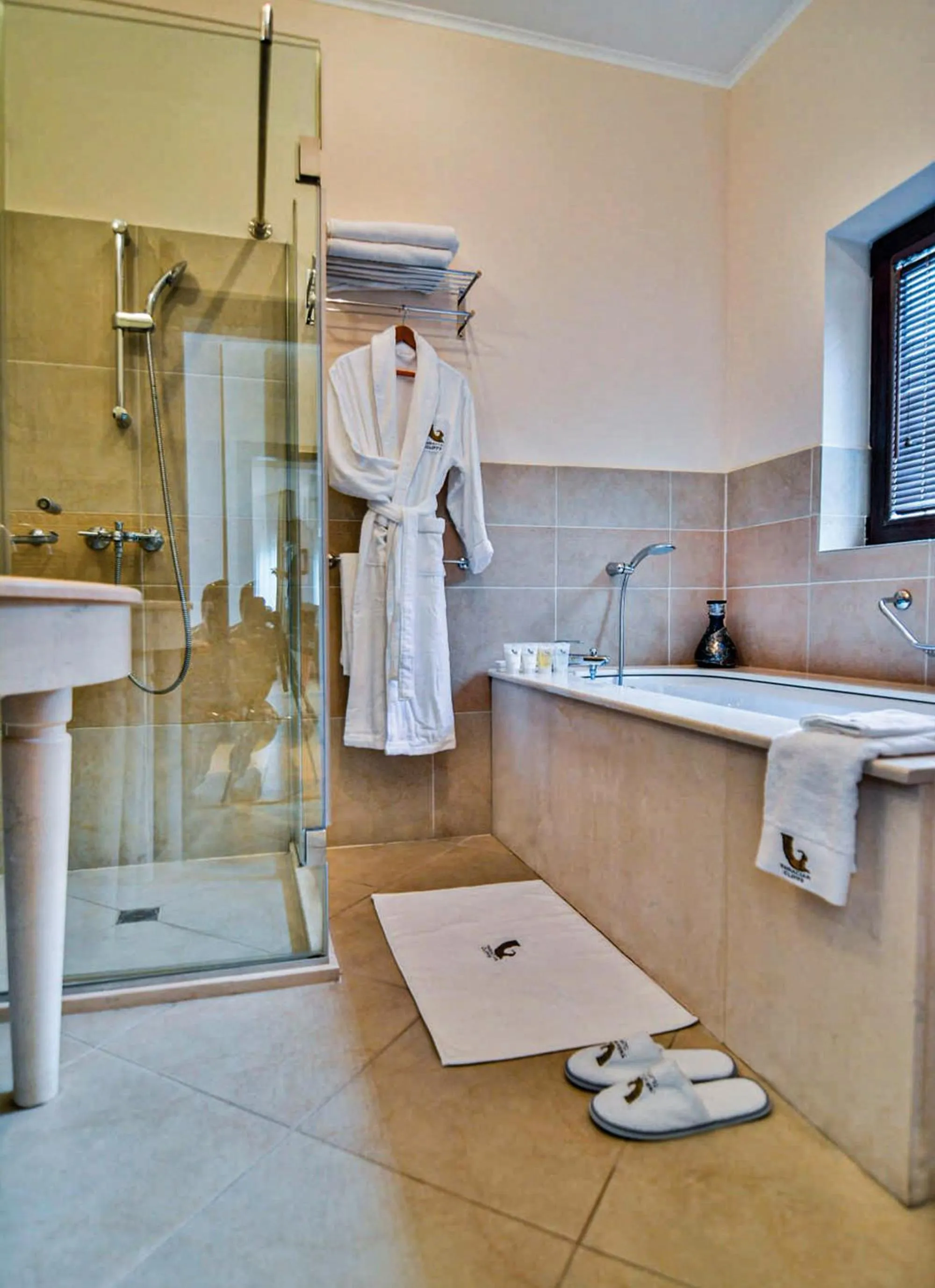 Shower in Thracian Cliffs Golf & Beach Resort