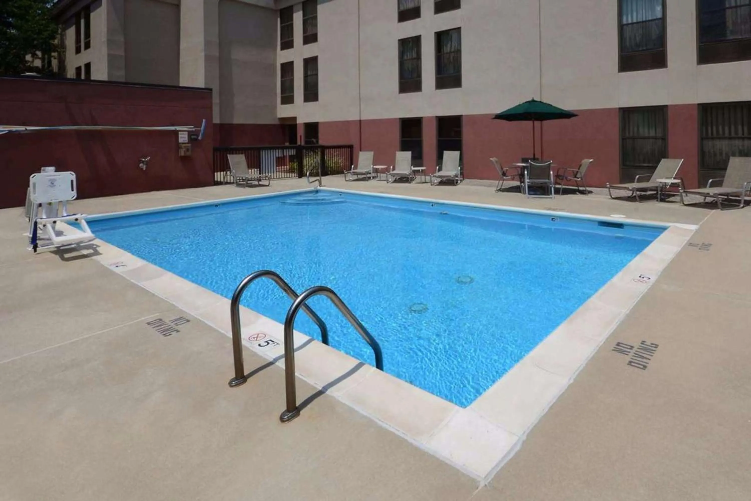 Pool view in Hampton Inn Raleigh/Town of Wake Forest