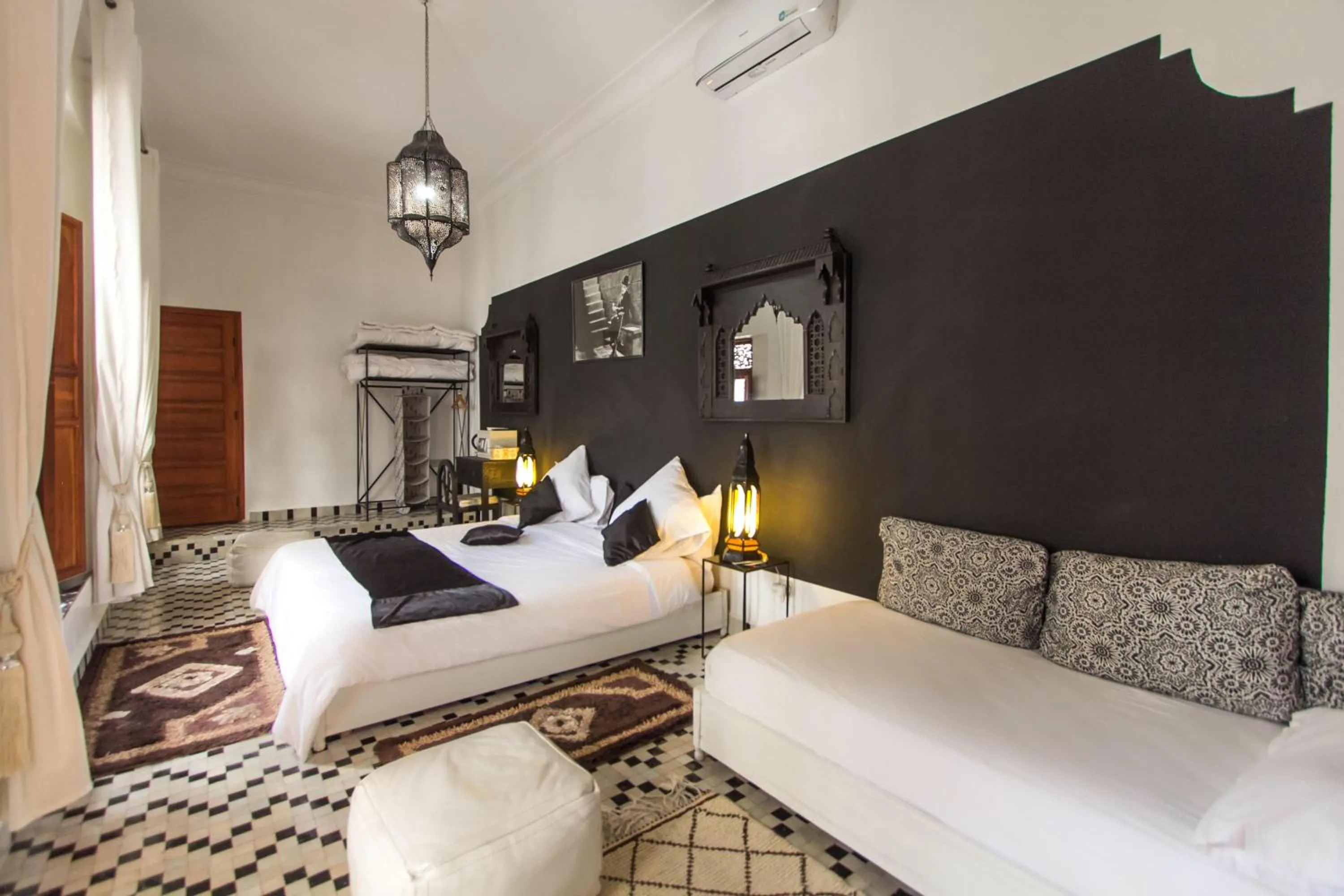 Bed in Riad 53 Fes - Luxury Oasis