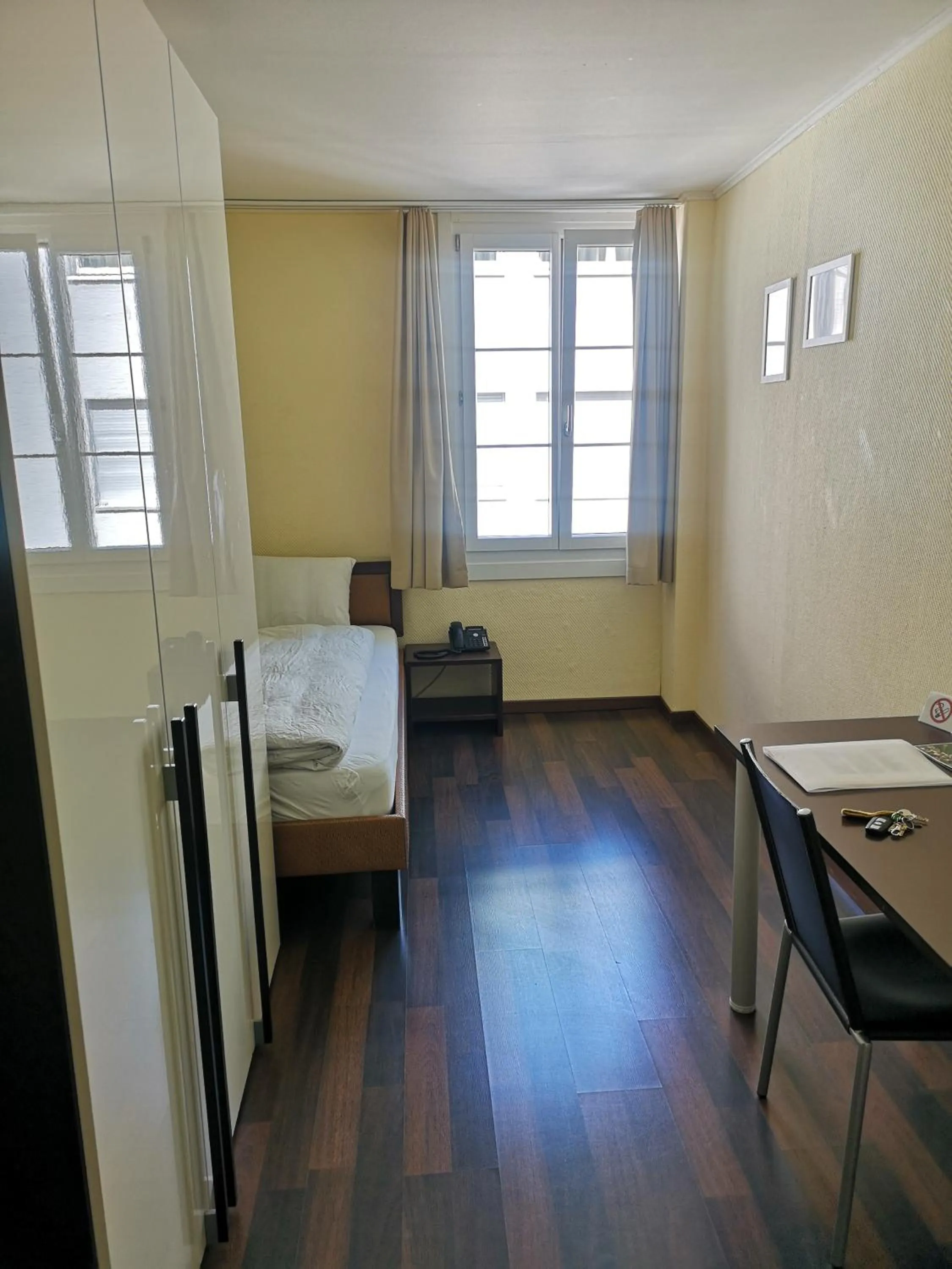 Bed in Hotel Goldener Schlüssel