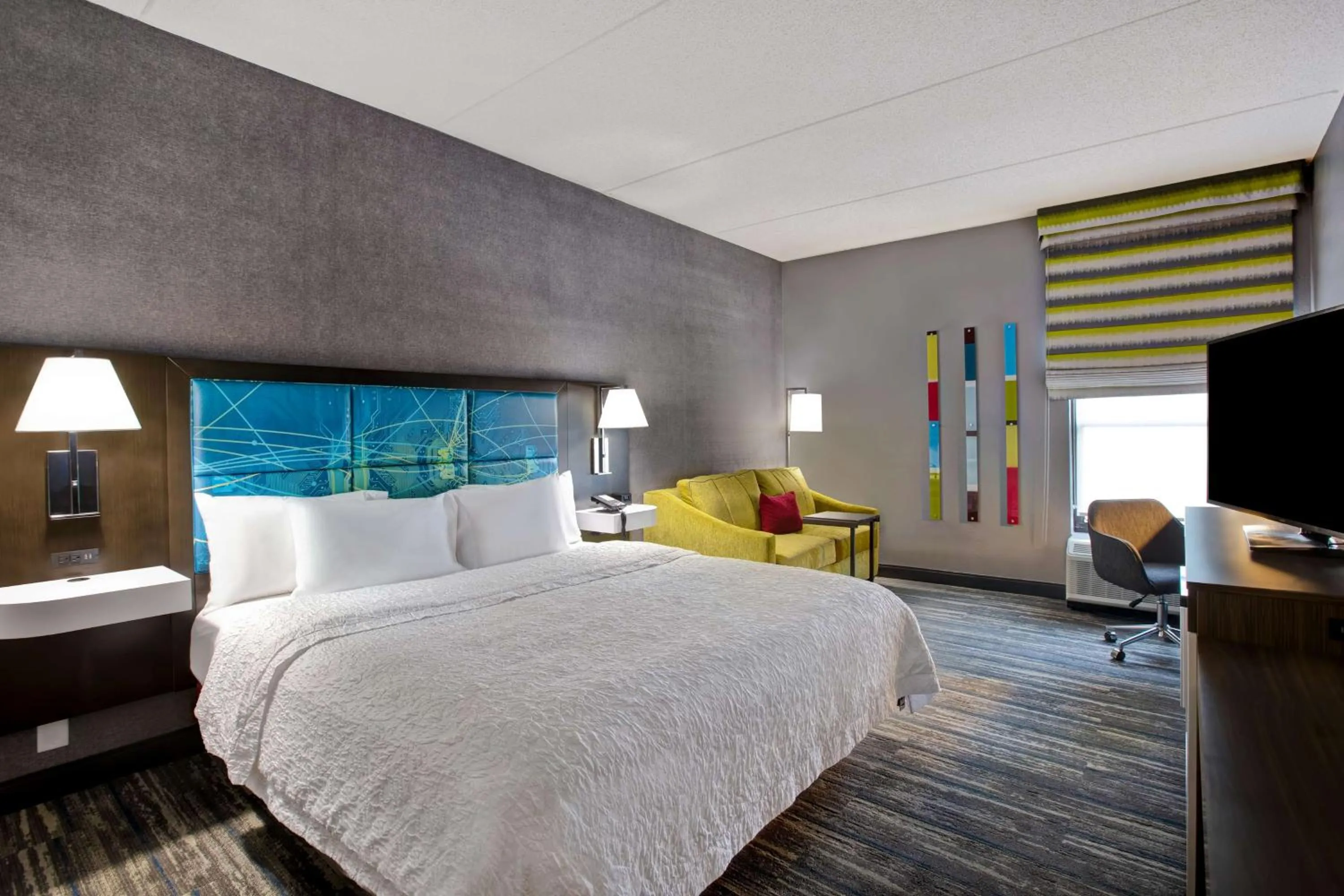 Bed in Hampton Inn Olive Branch