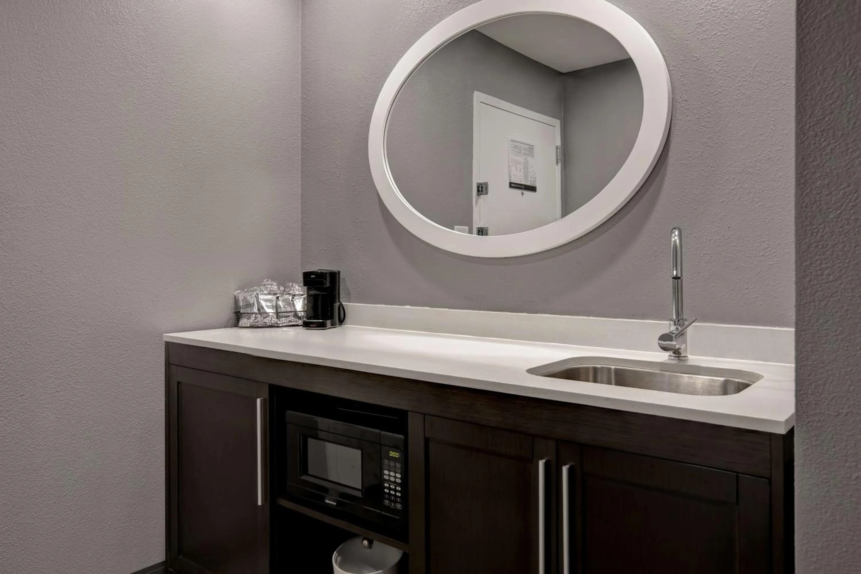 Photo of the whole room in Hampton Inn Olive Branch