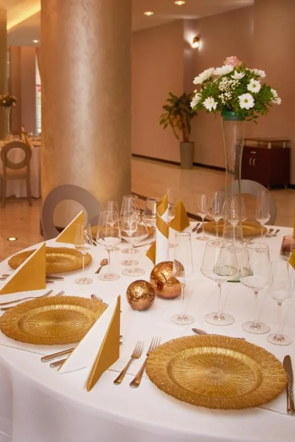 Food and drinks in Hotel Univers