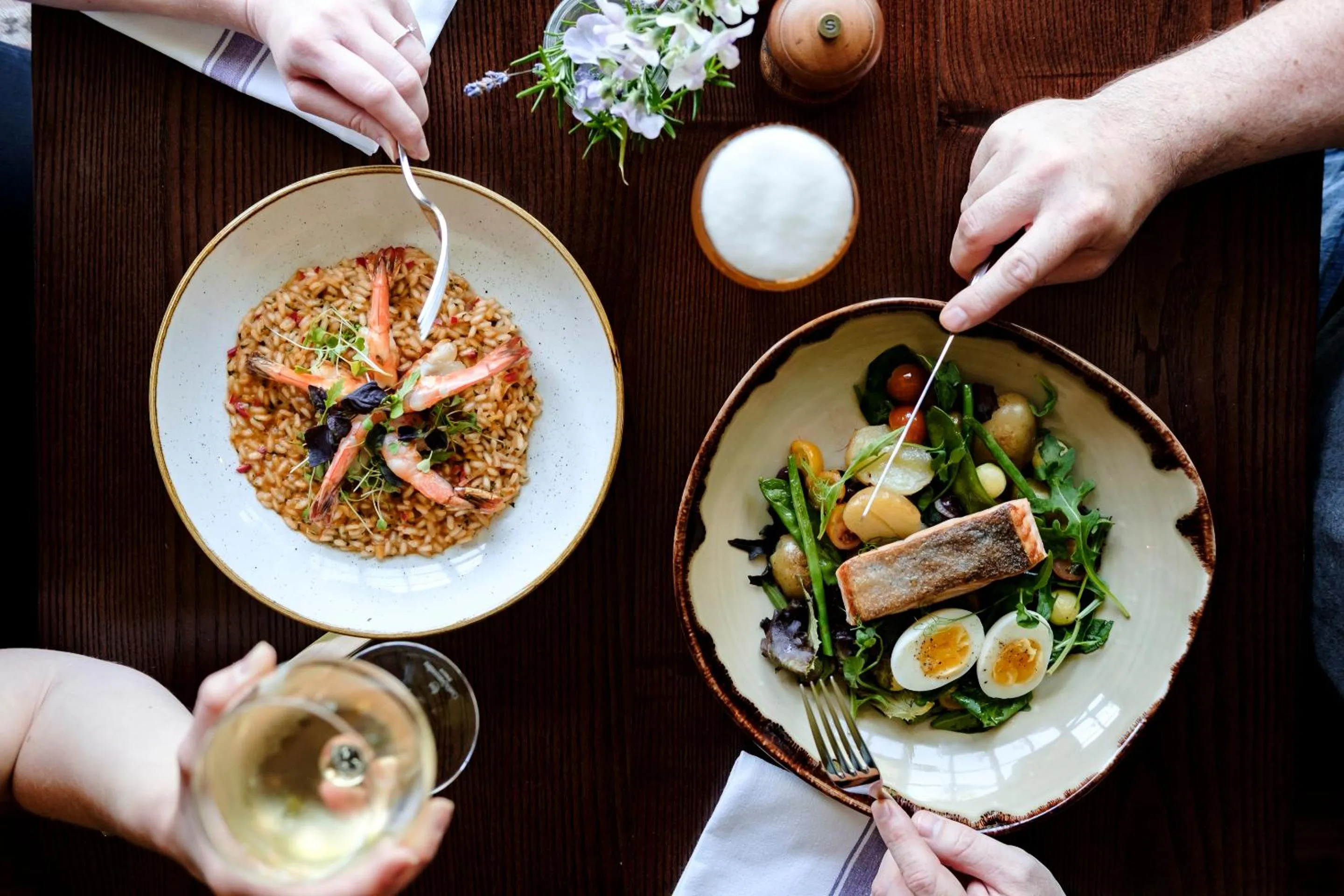 Food and drinks in The Bower Inn