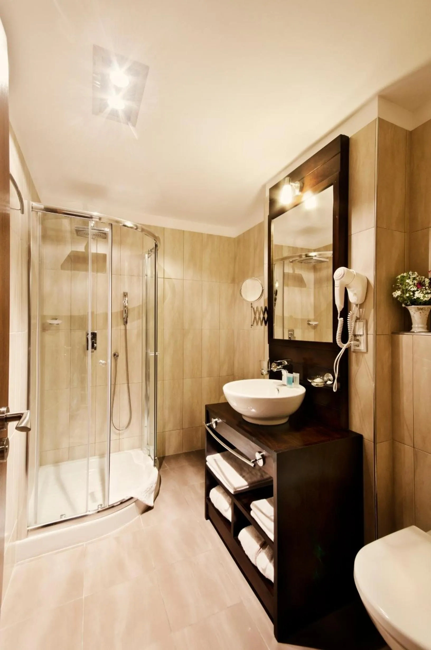 Bathroom in Hotel Annín