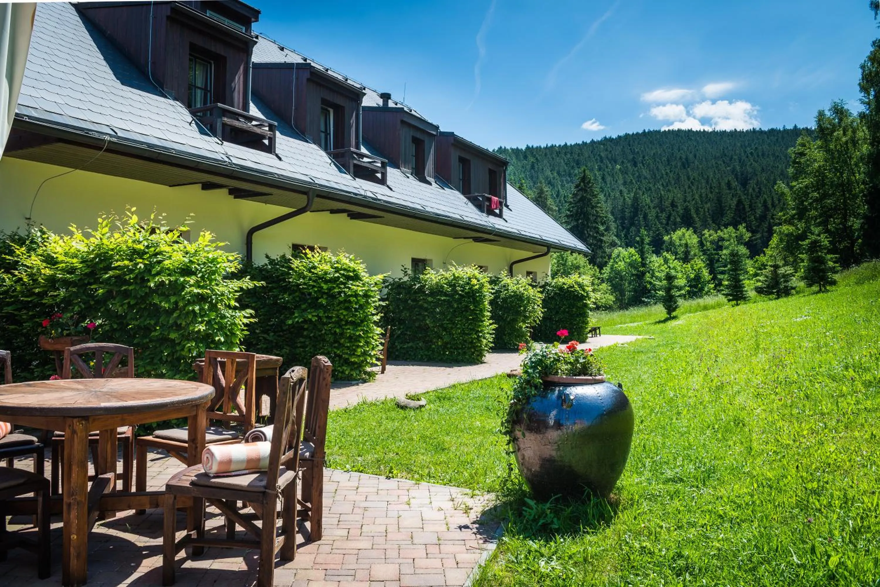 Property building in Hotel Annín