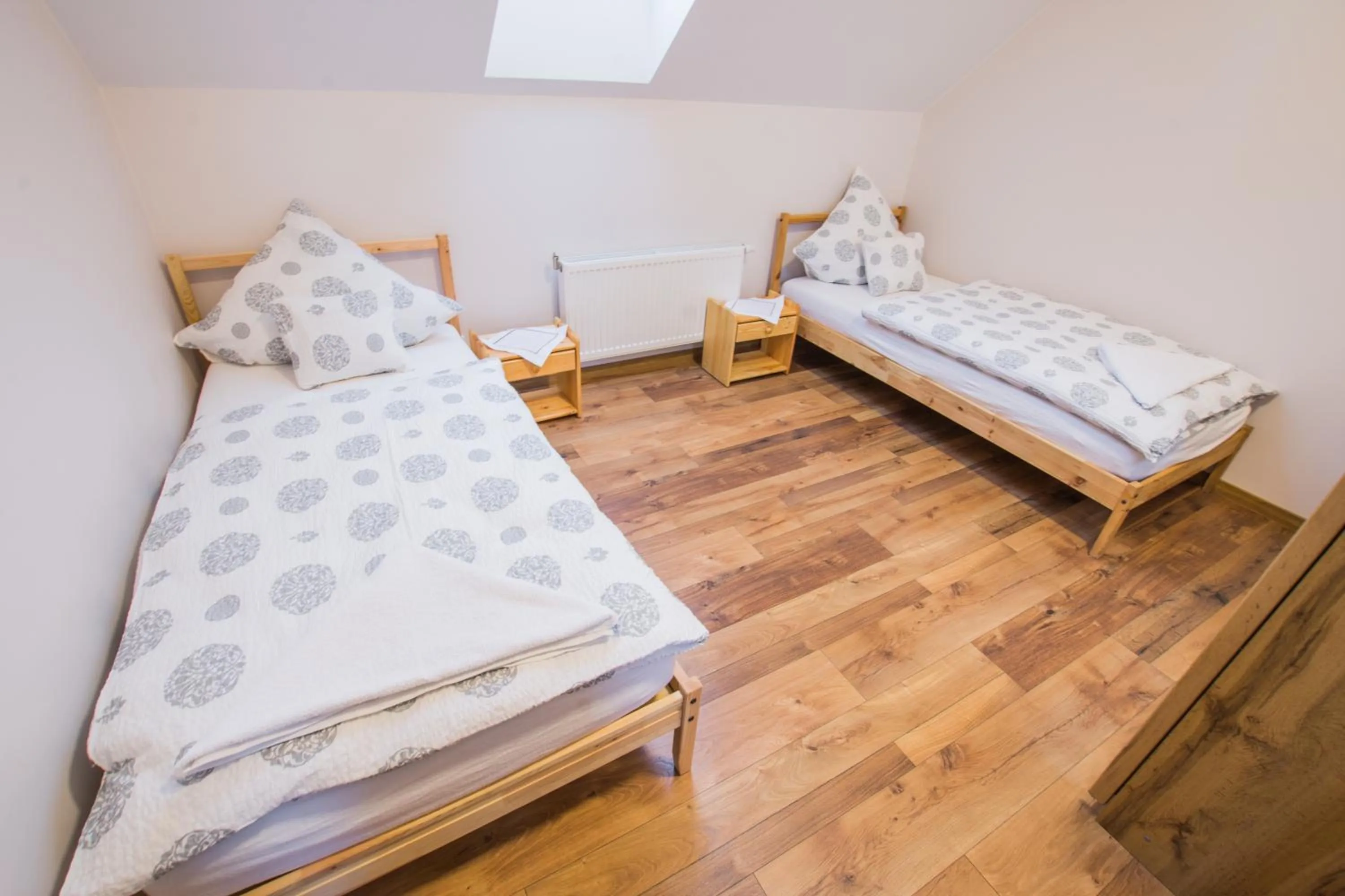 Bedroom in Dwór Skalny Apartamenty, Pokoje i Restauracja Karczma Skalna