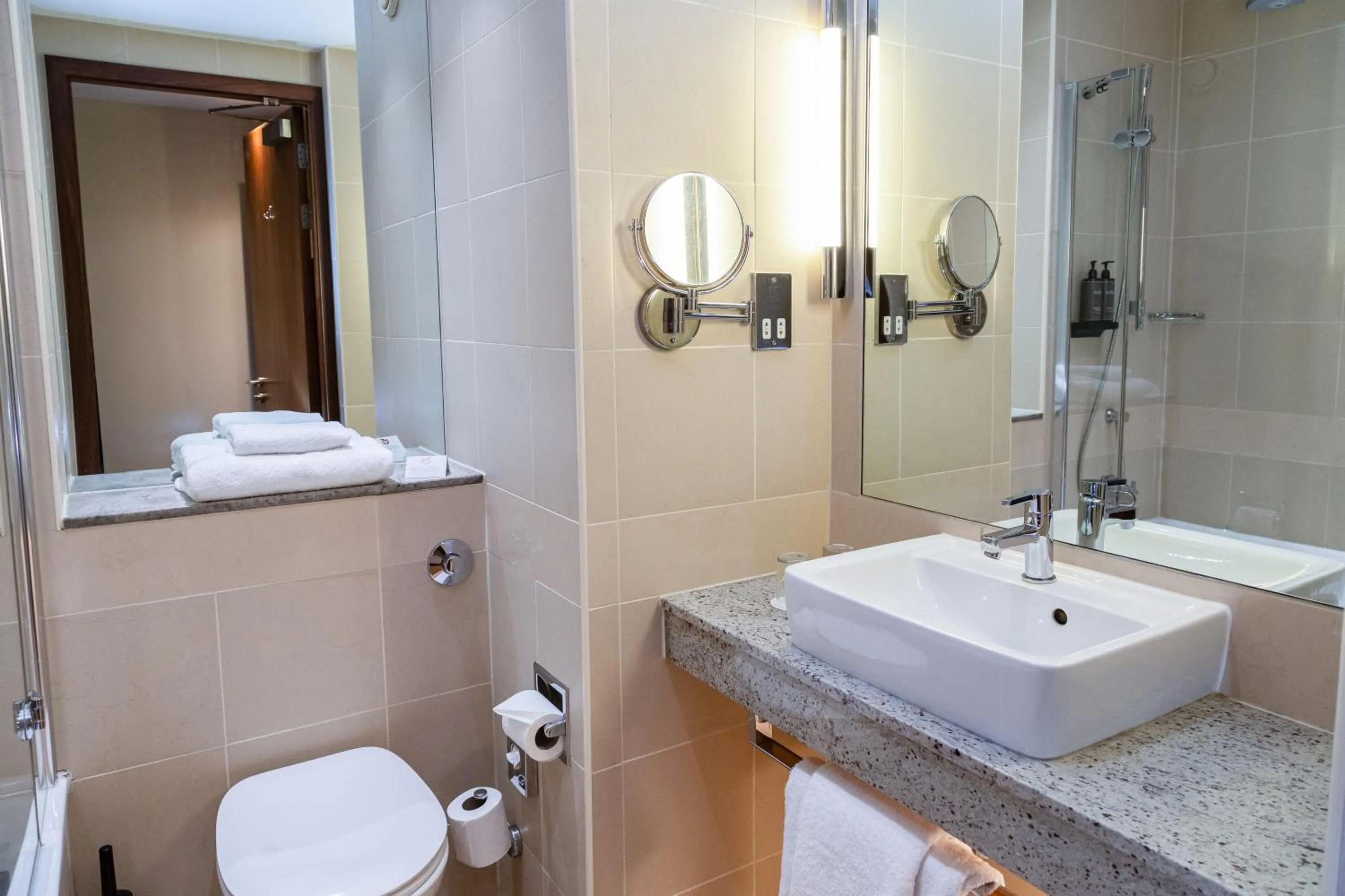 Toilet in Casa Hotel