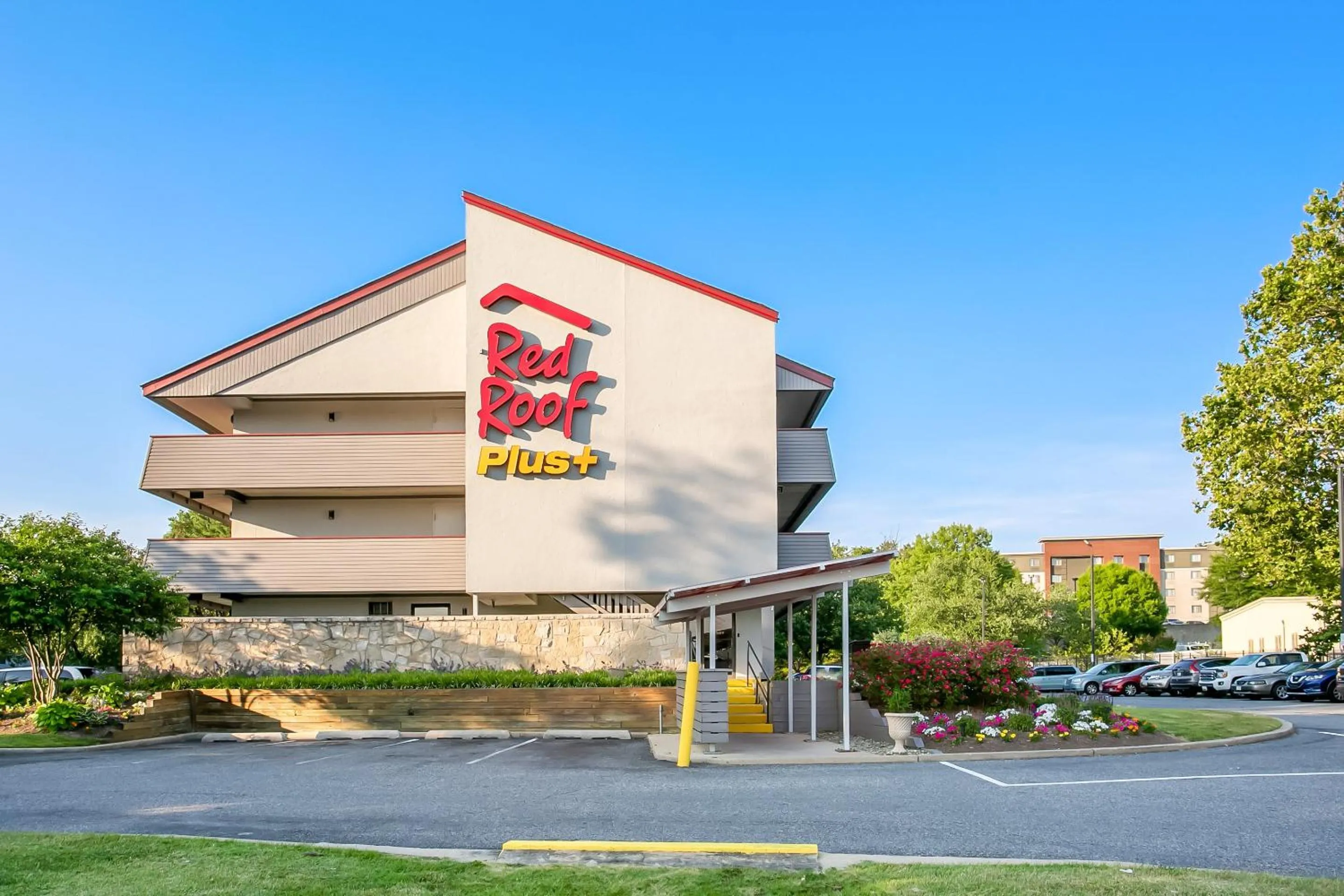 Property building in Red Roof Inn PLUS+ Baltimore-Washington DC/BWI Airport