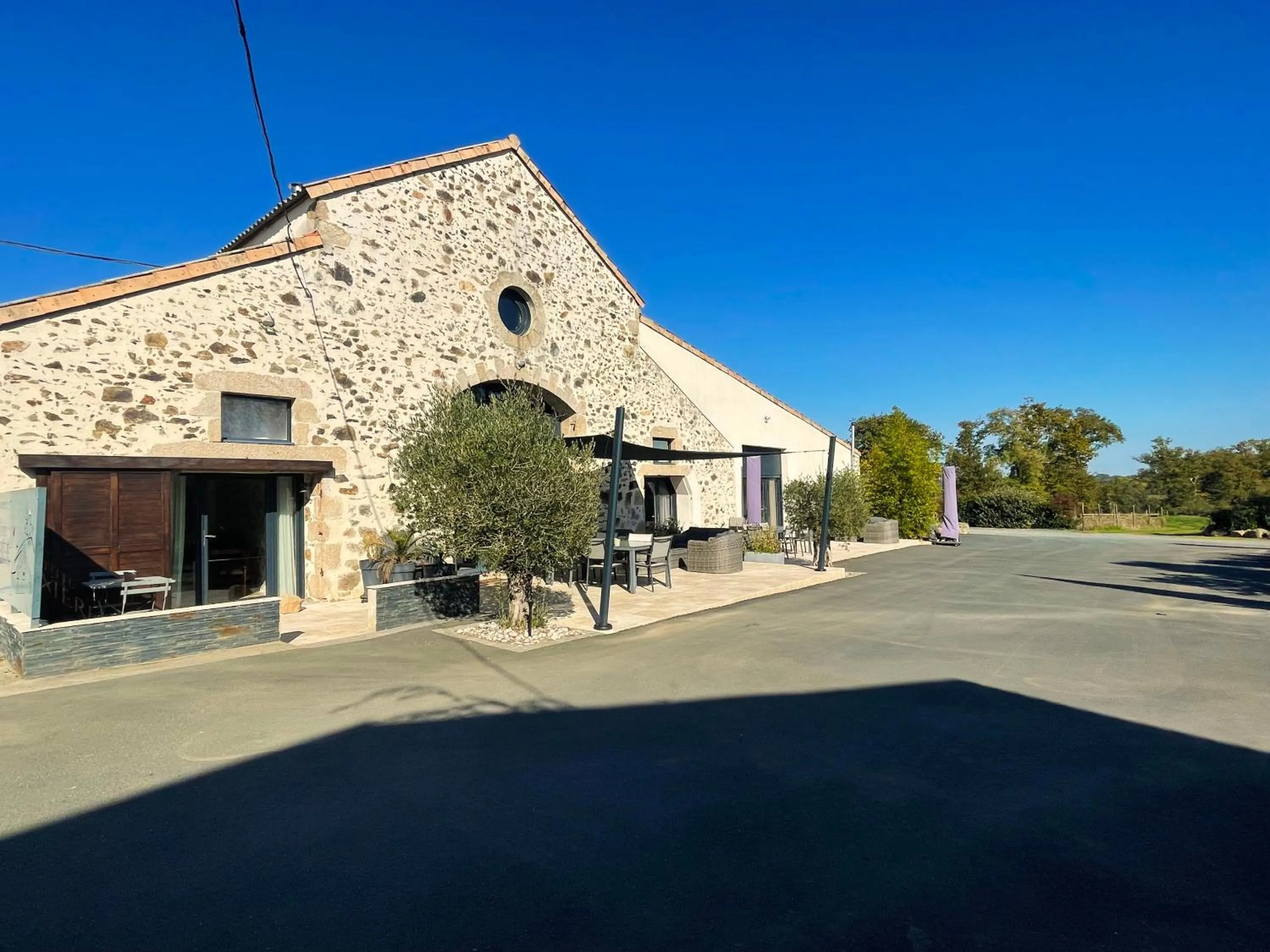 Property building in "La Petite Félixière" à 25 min du Puy du Foù, 10 min de Cholet, et 35 min de Nantes