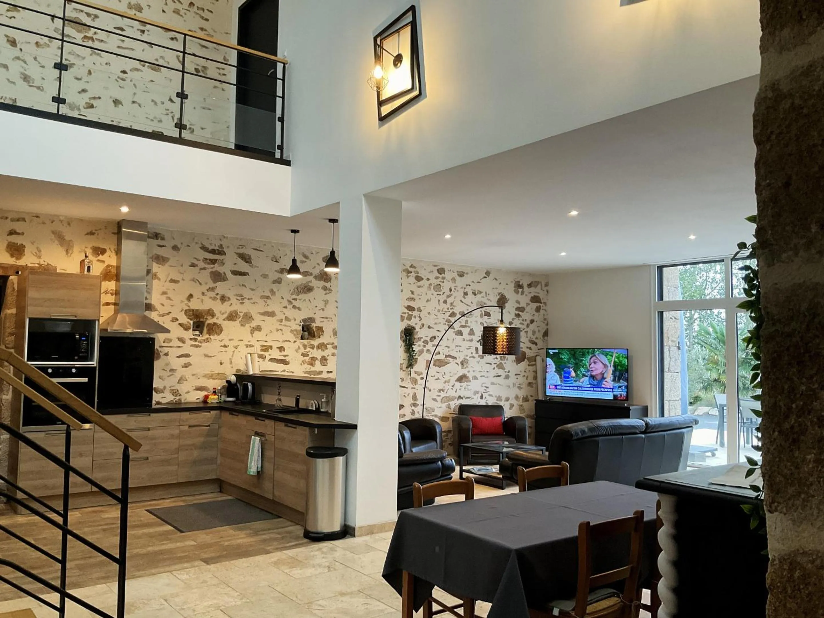 Dining area in La Petite Félixière
