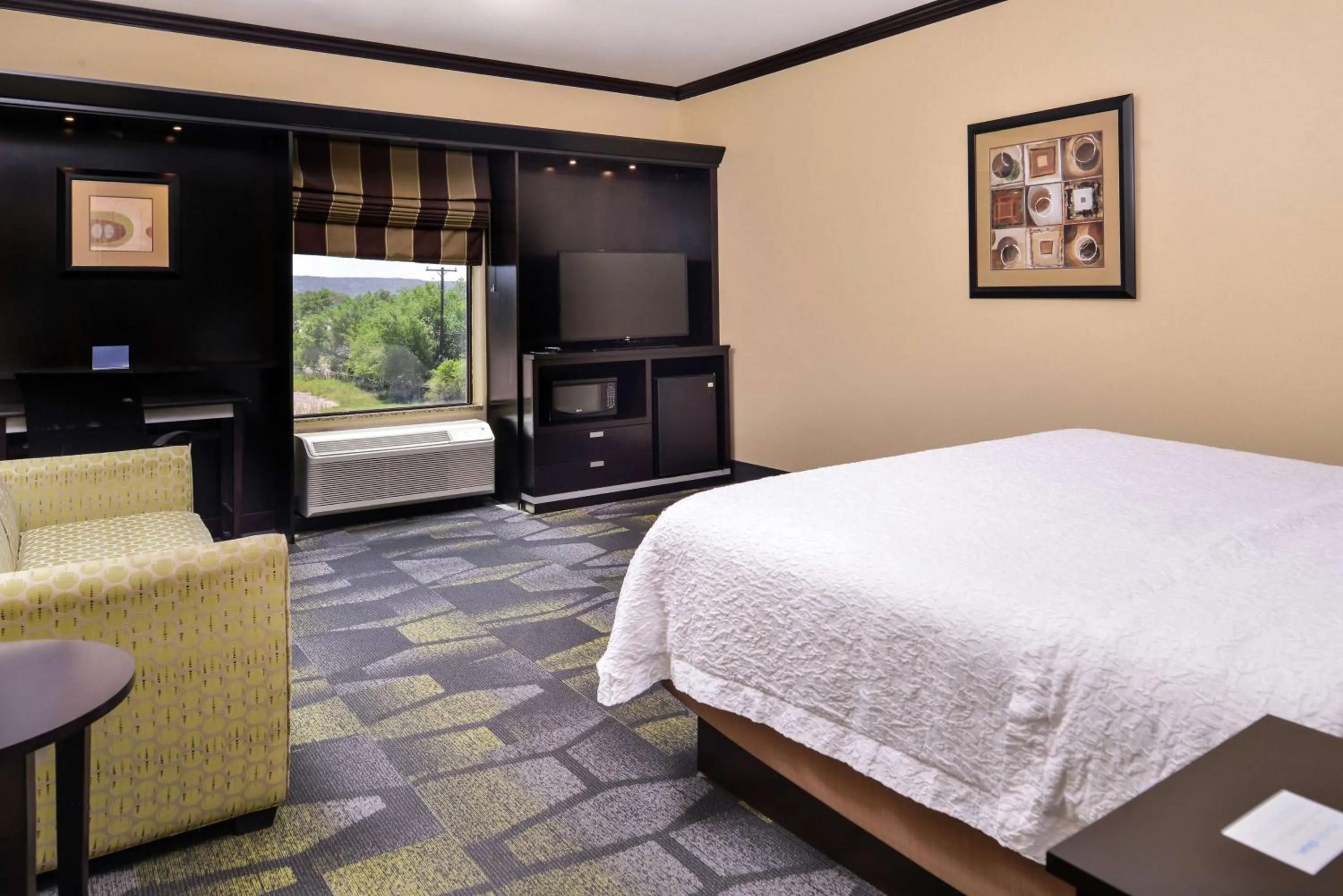 Bedroom, Bed in Hampton Inn & Suites Big Spring