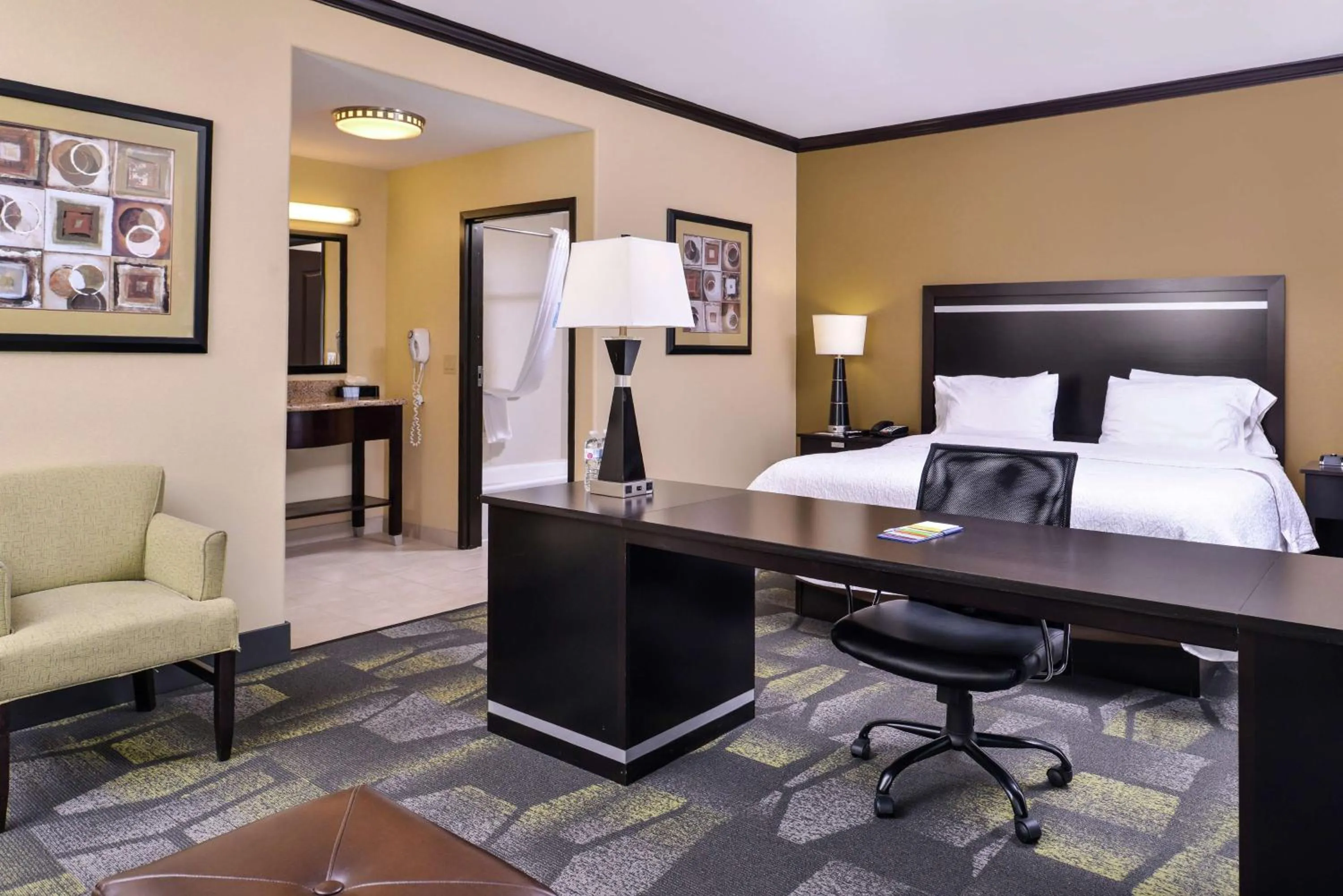 Bedroom, Bed in Hampton Inn & Suites Big Spring