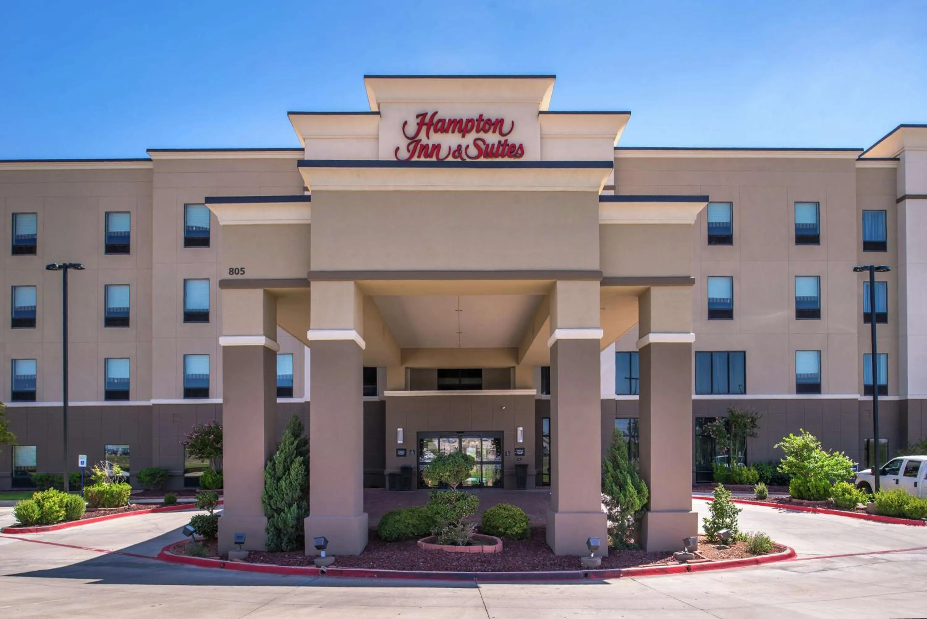 Property building in Hampton Inn & Suites Big Spring