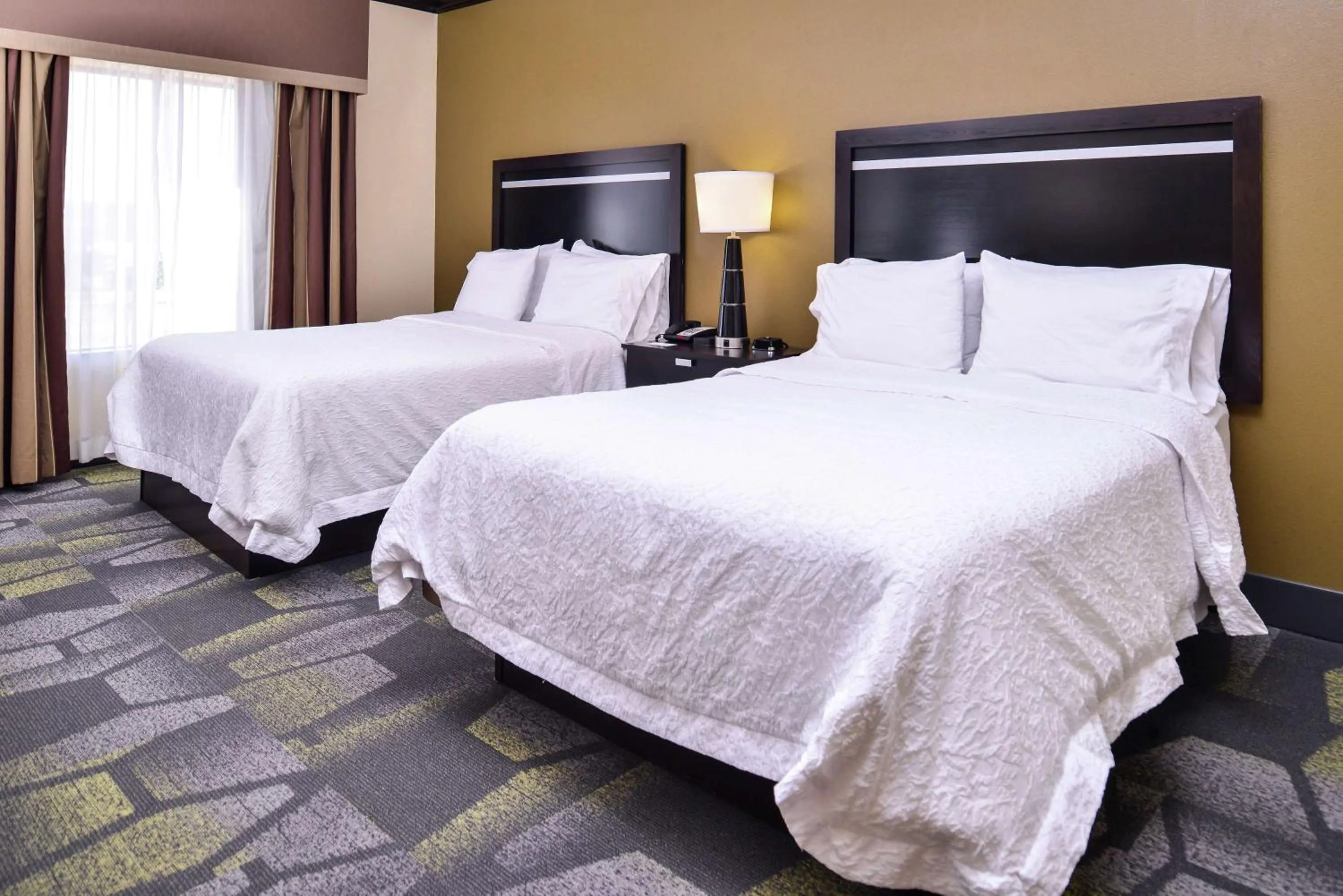 Bed in Hampton Inn & Suites Big Spring