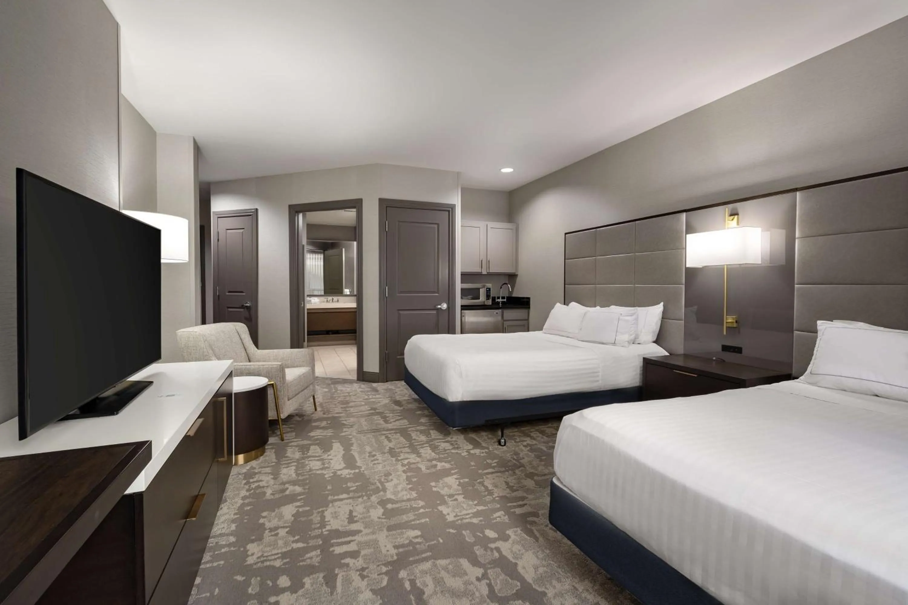 Bed in Hilton Promenade Branson Landing