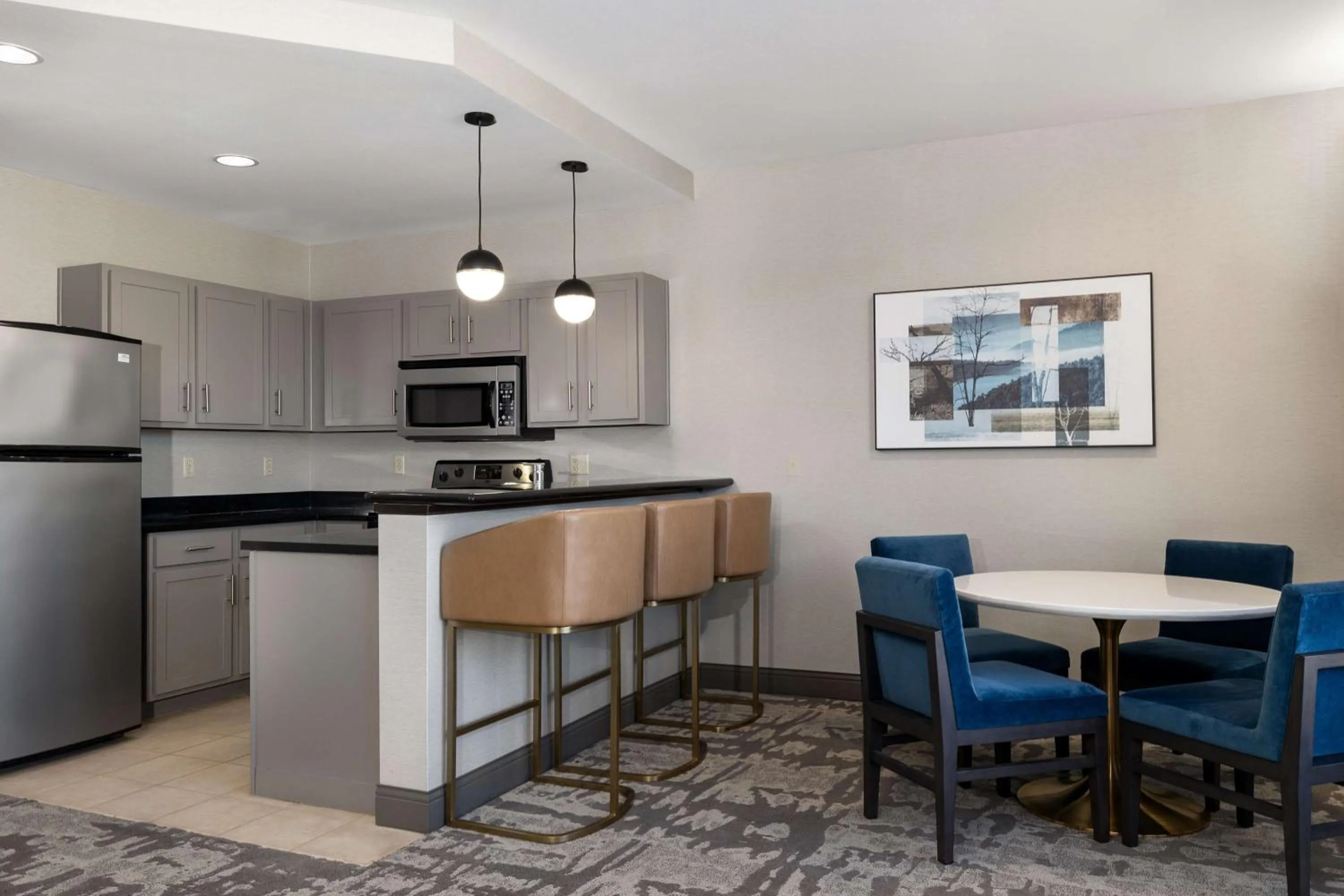 Kitchen or kitchenette in Hilton Promenade Branson Landing