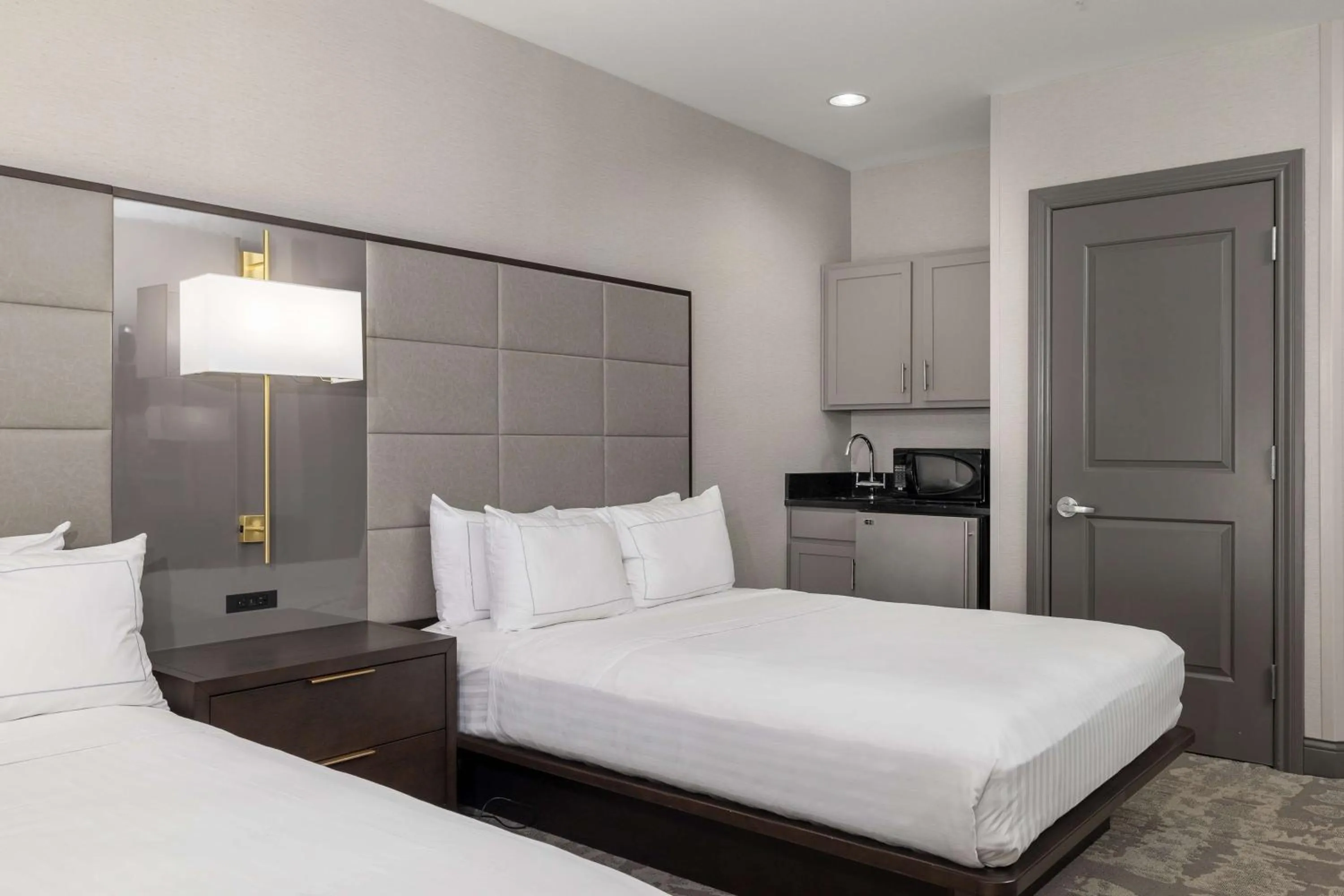 Other, Bed in Hilton Promenade Branson Landing