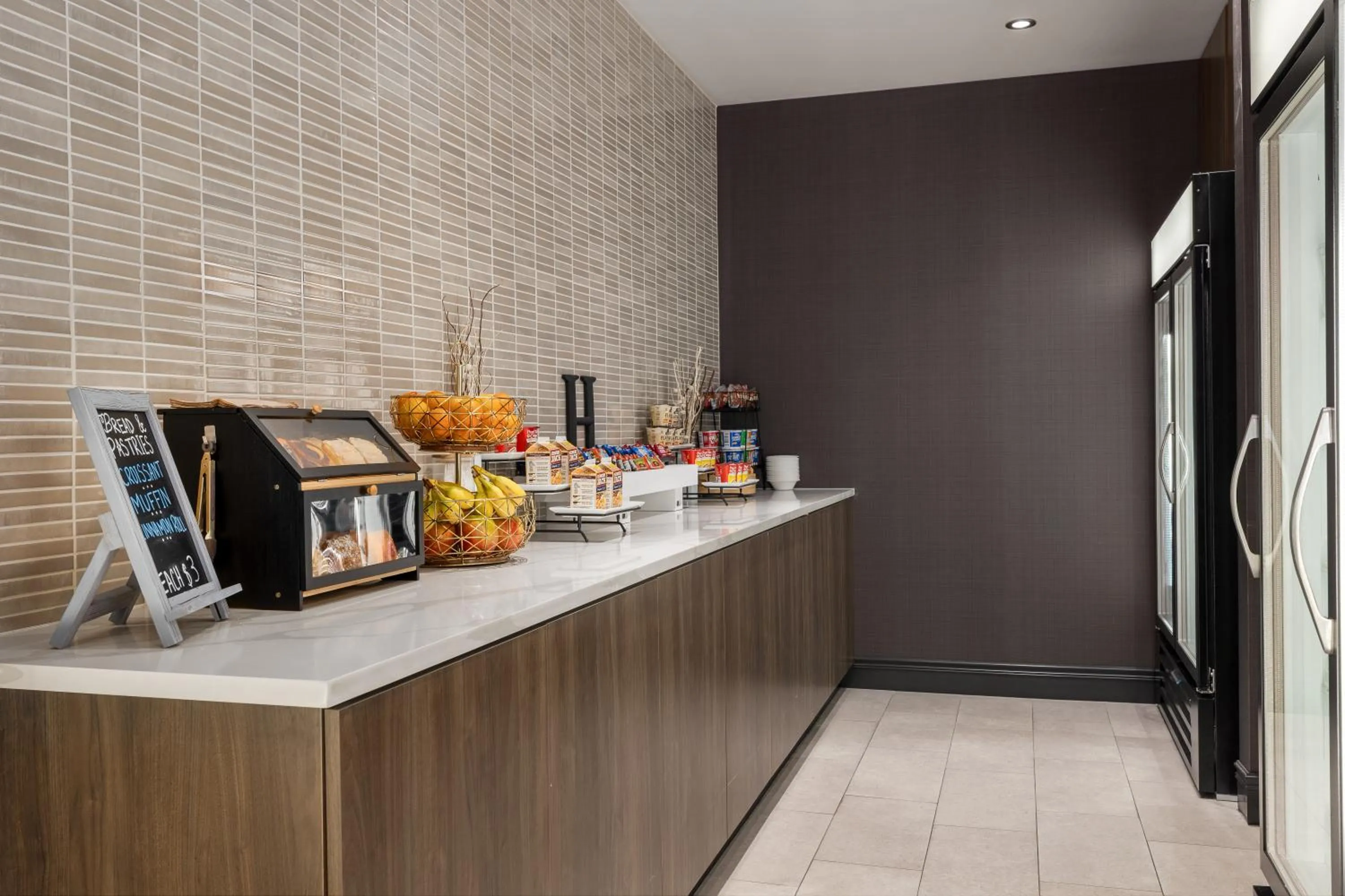 Food in Hilton Promenade Branson Landing