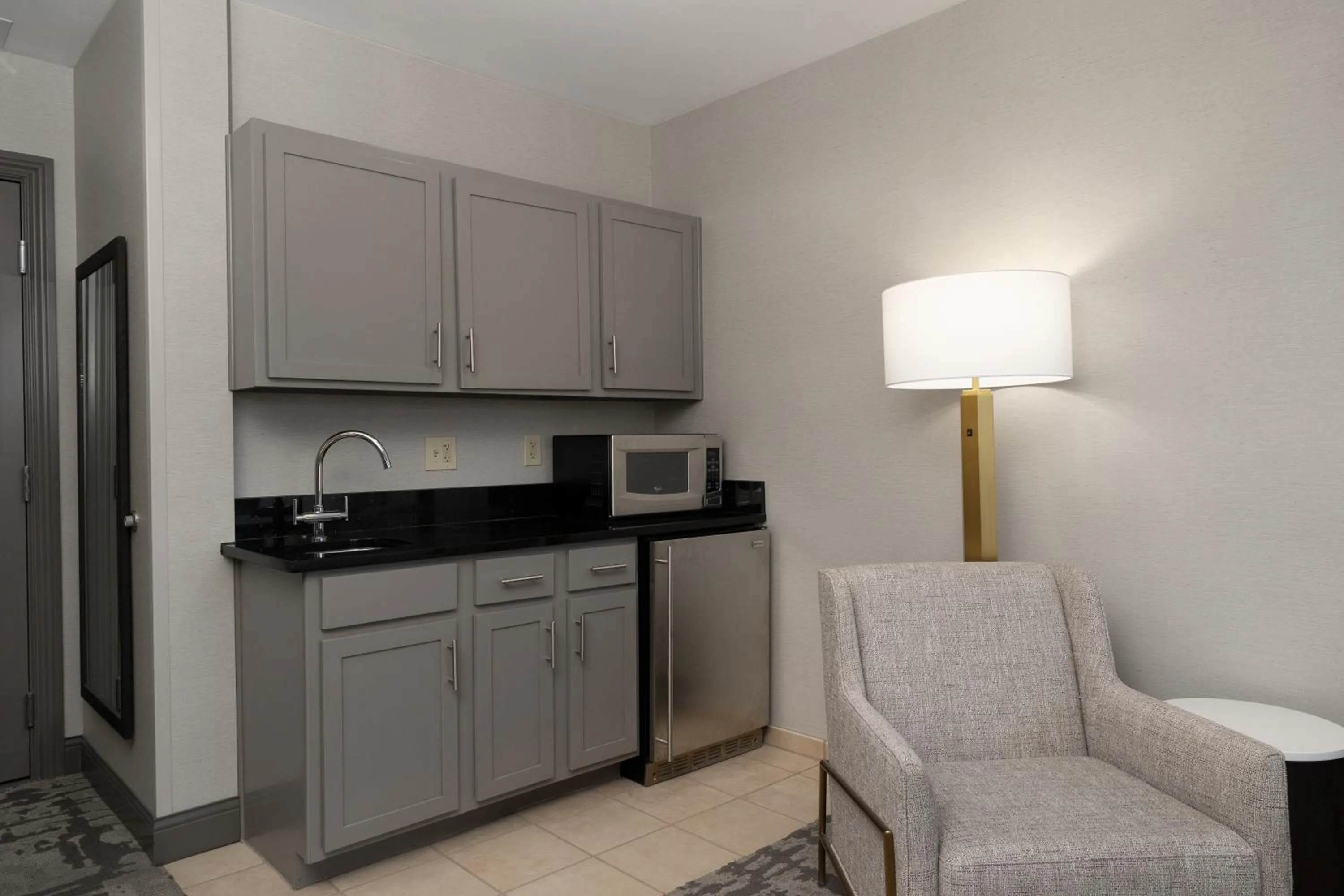 Kitchen or kitchenette in Hilton Promenade Branson Landing