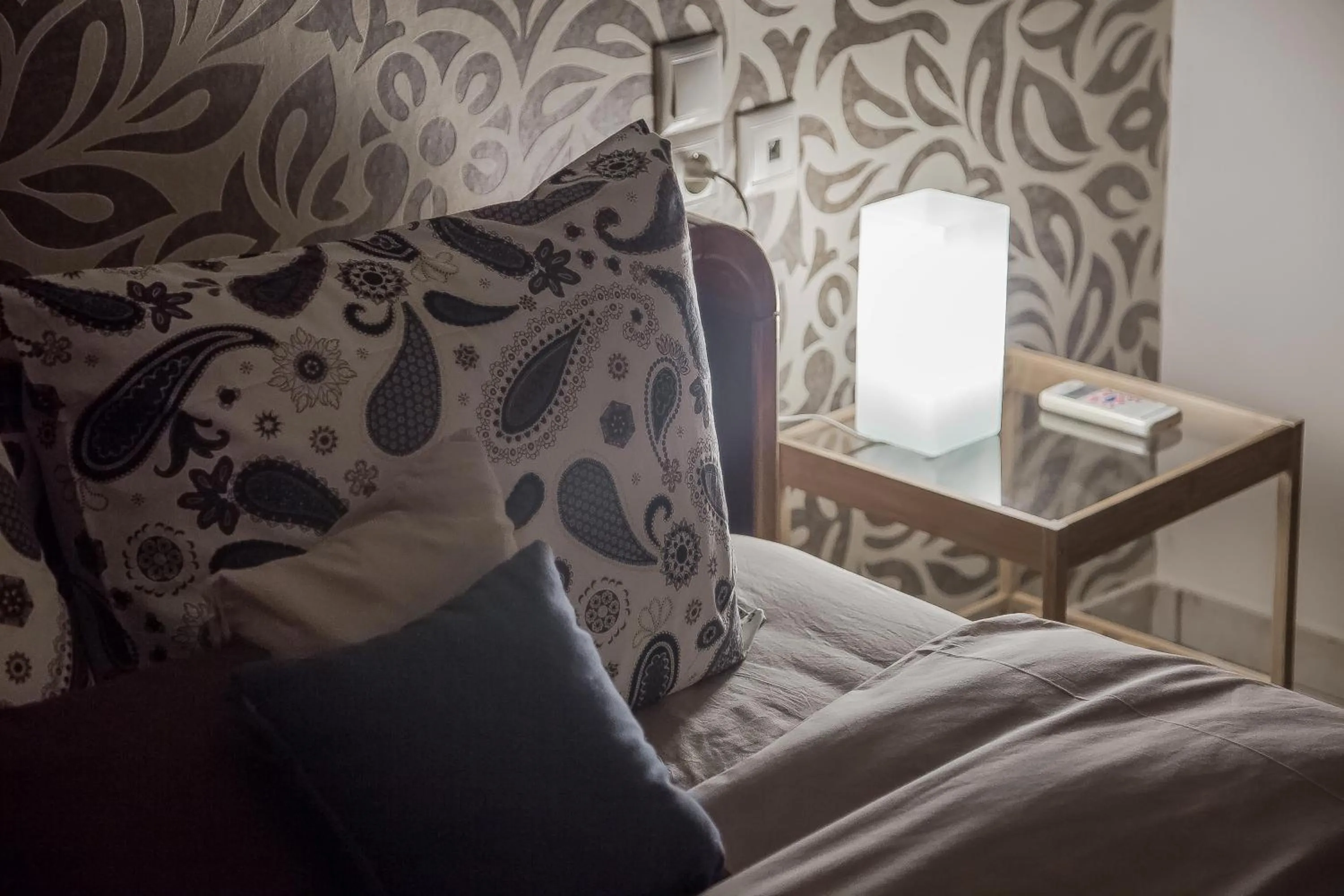 Decorative detail, Bed in Luxury City Center Apartment