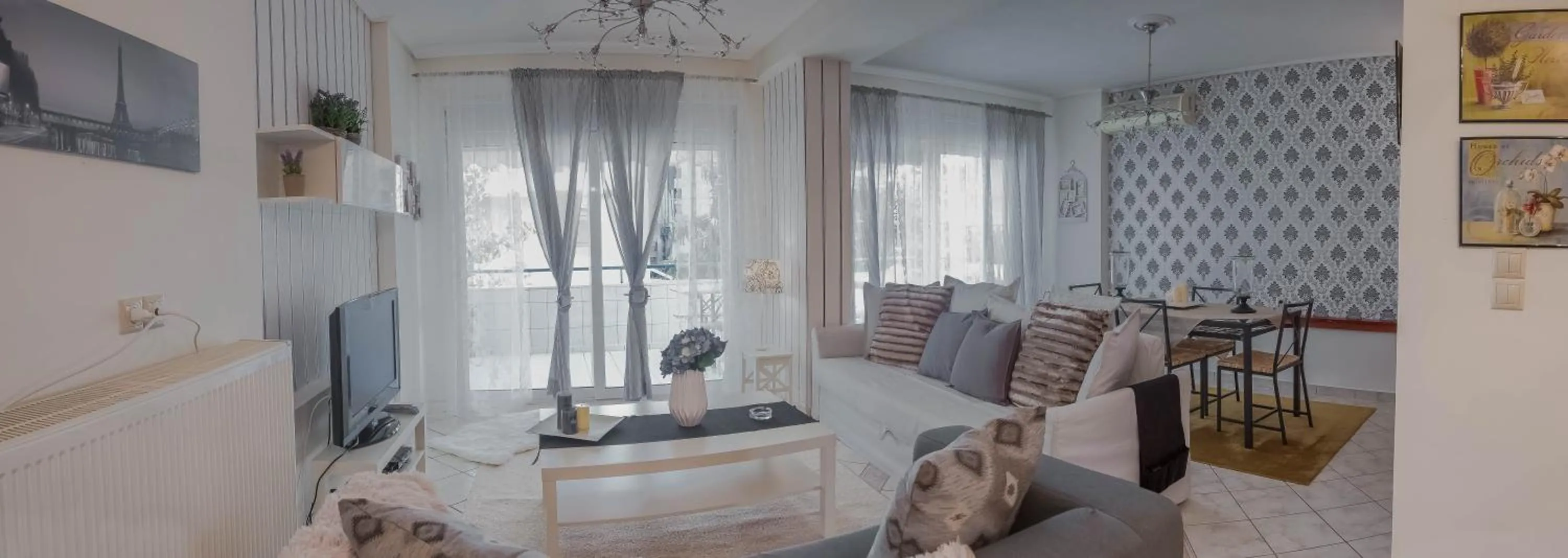 Living room in Luxury City Center Apartment