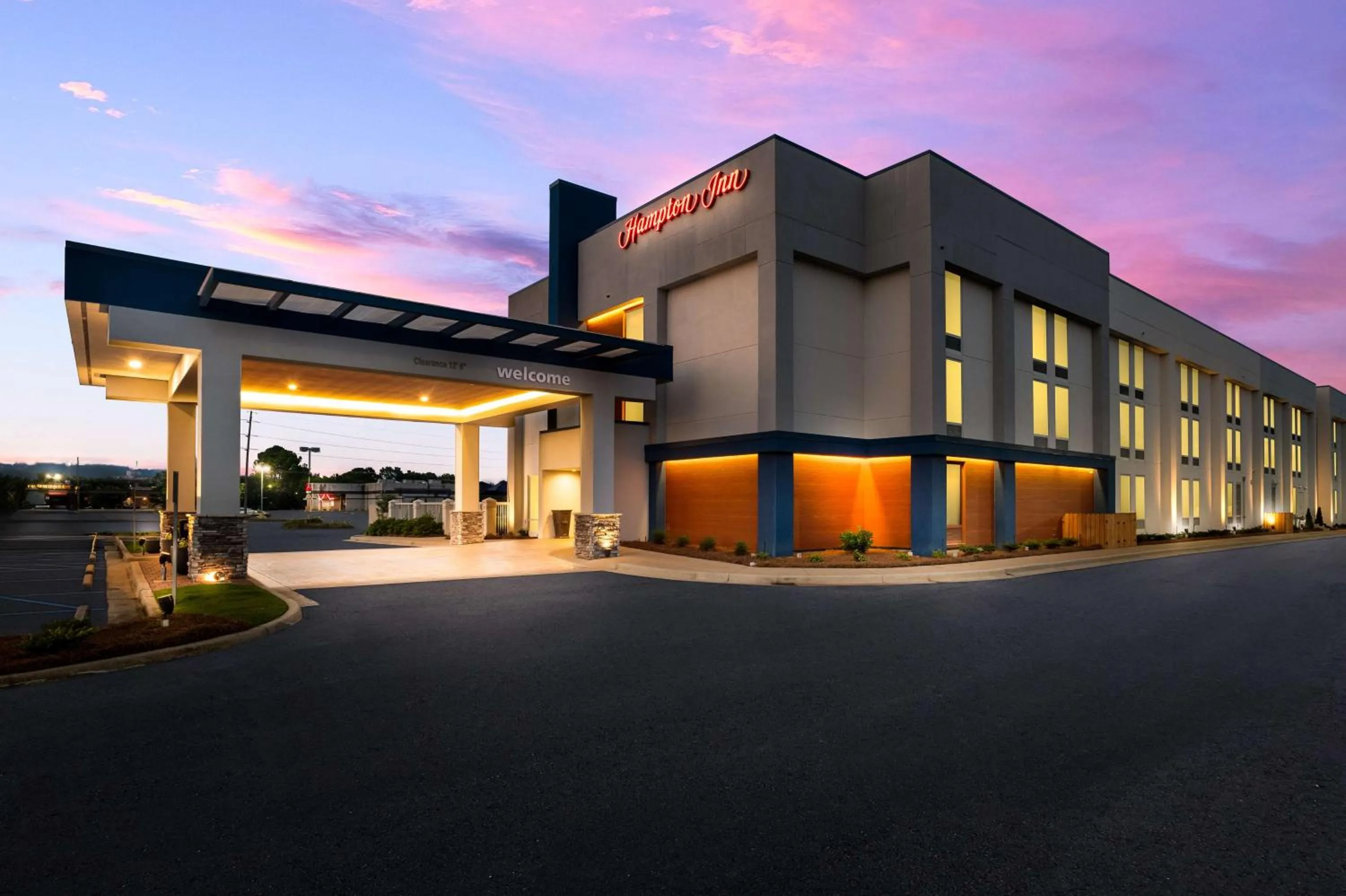 Property building in Hampton Inn Gadsden