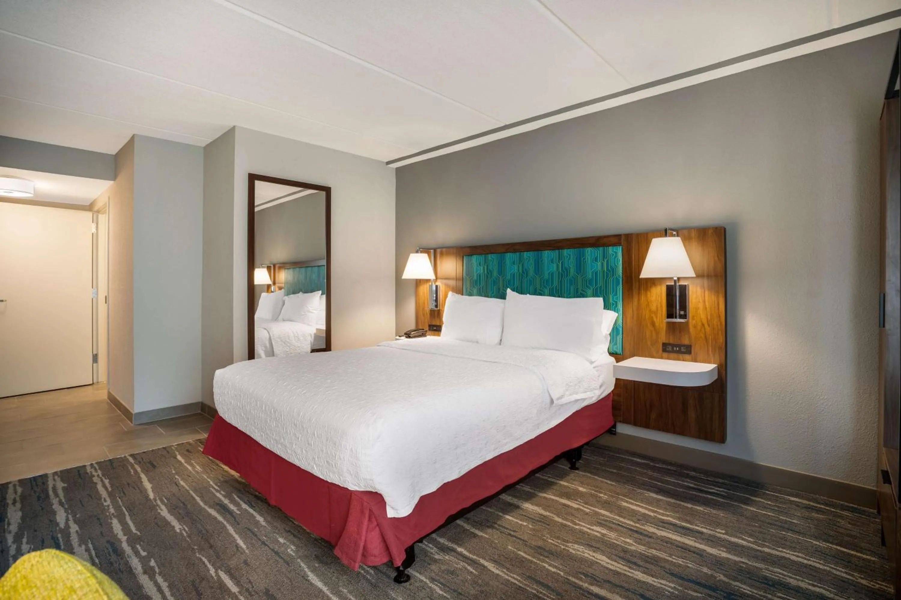 Bed in Hampton Inn Gadsden