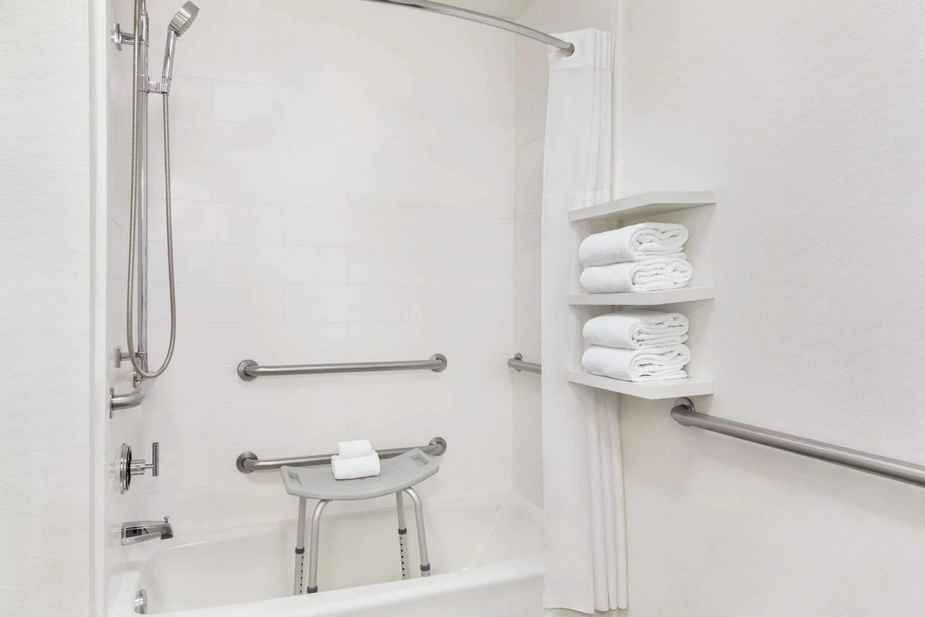 Bathroom in Hampton Inn Paris