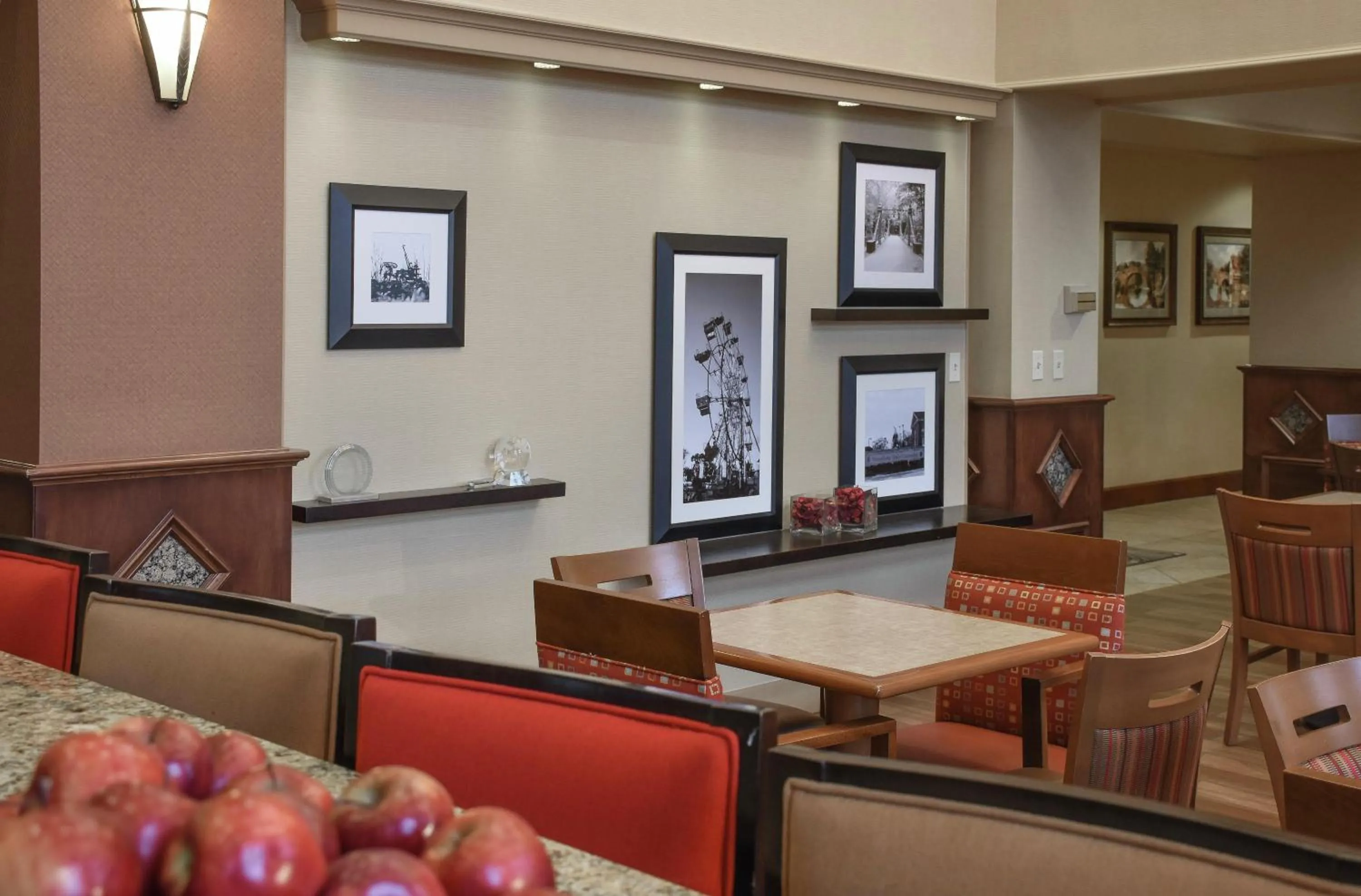 Lobby or reception in Hampton Inn & Suites Youngstown-Canfield
