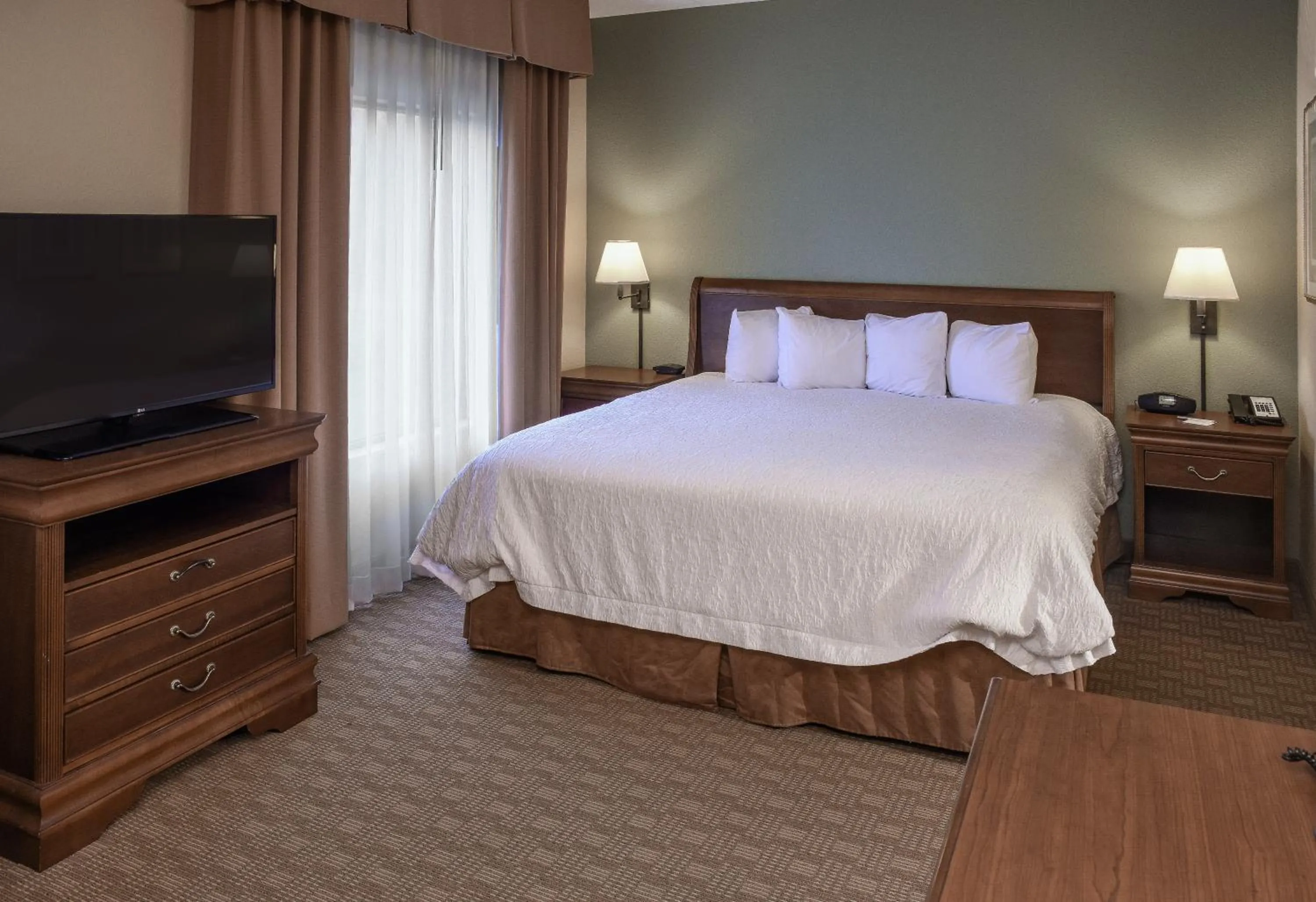 Bedroom, Bed in Hampton Inn & Suites Youngstown-Canfield