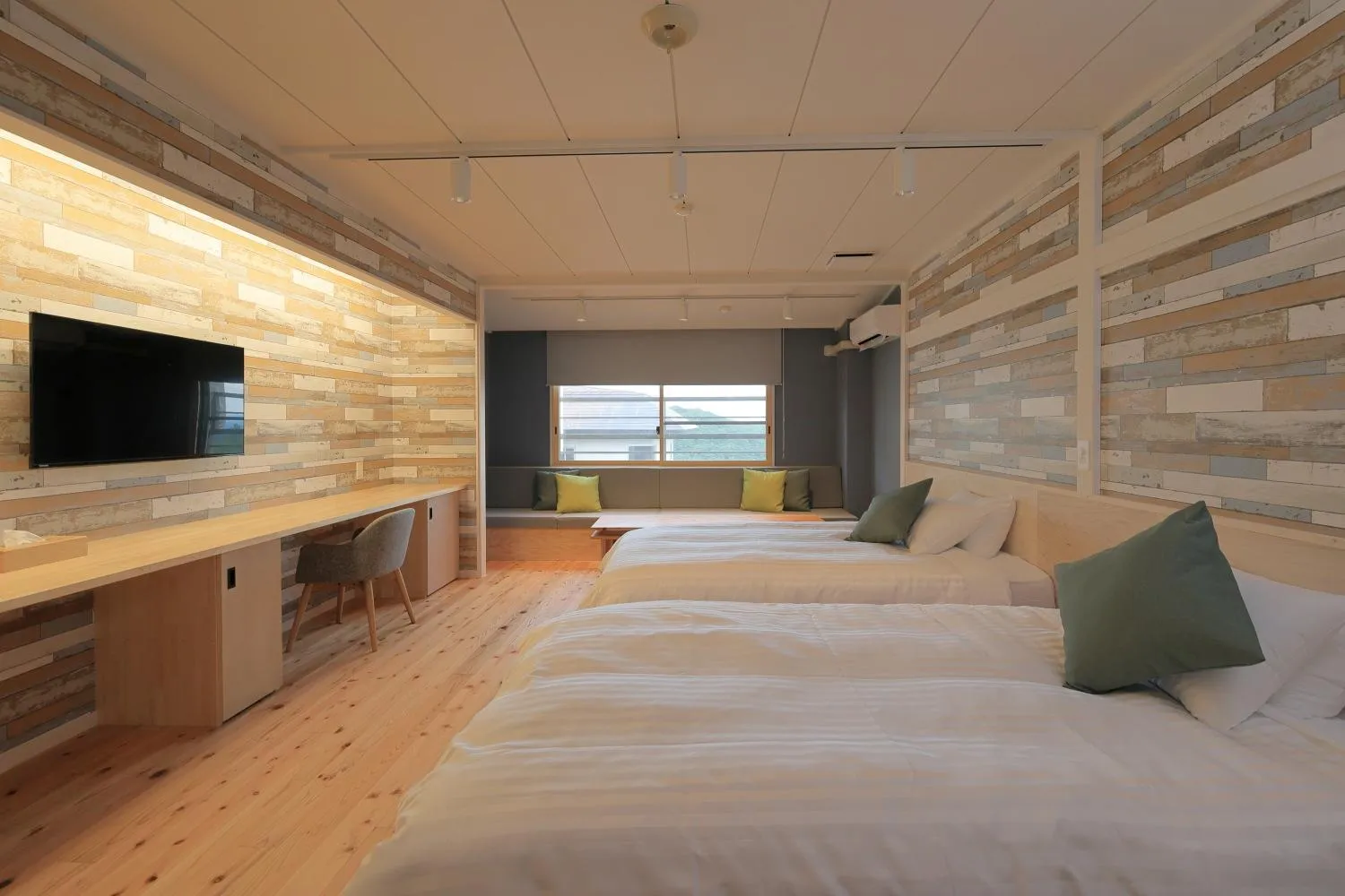 Bed in mt. inn(マウントイン）