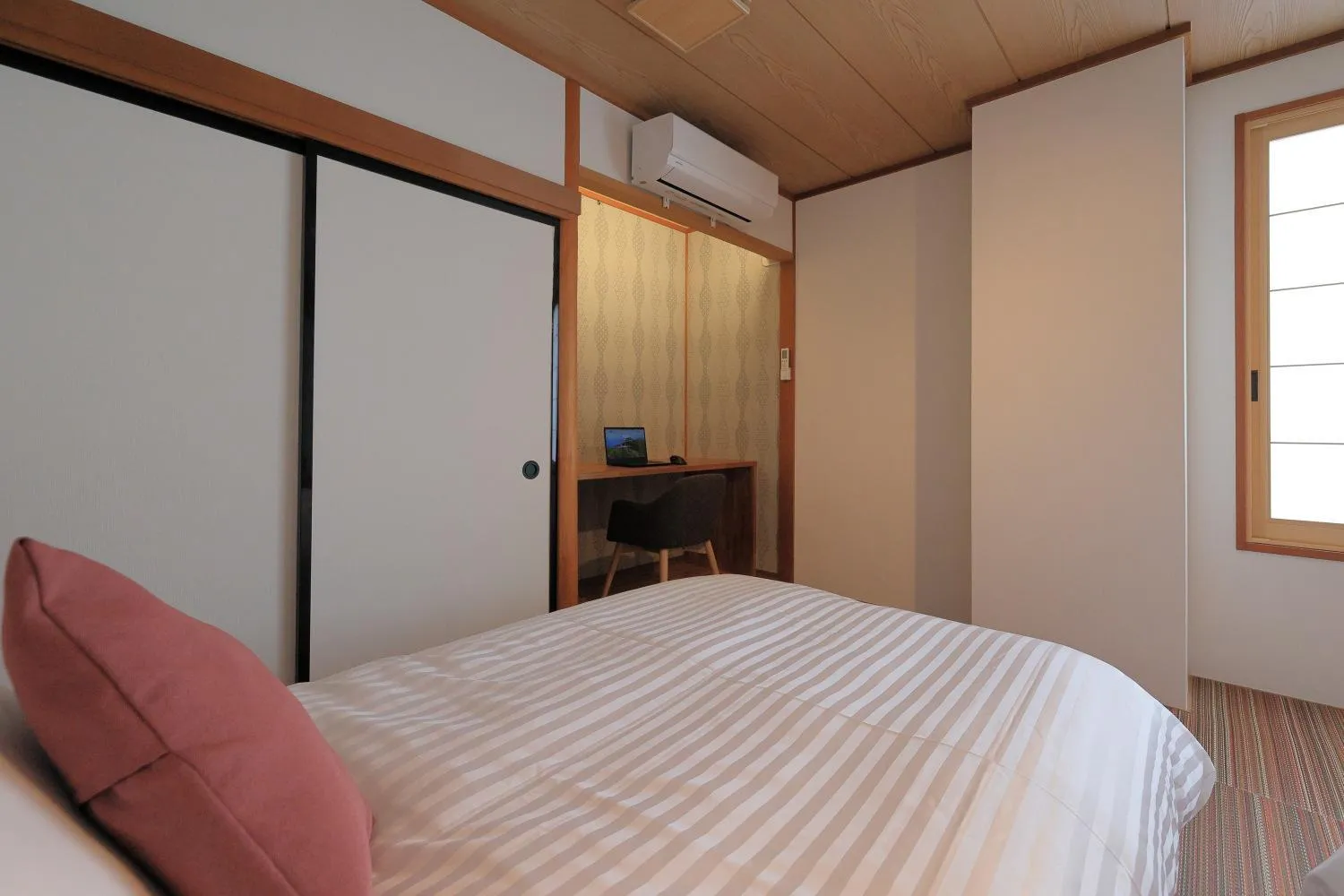 Bed in mt. inn(マウントイン）