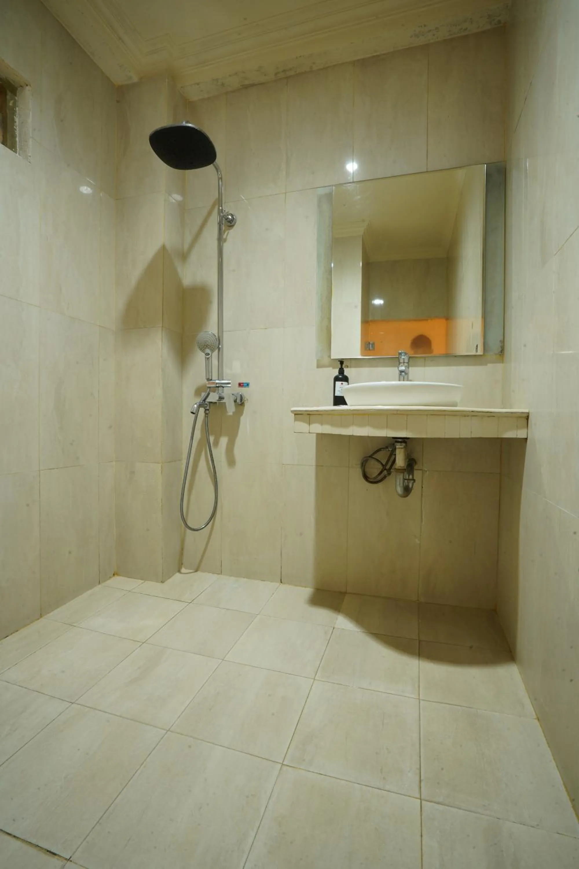 Bathroom in Hotel Grand Rosela