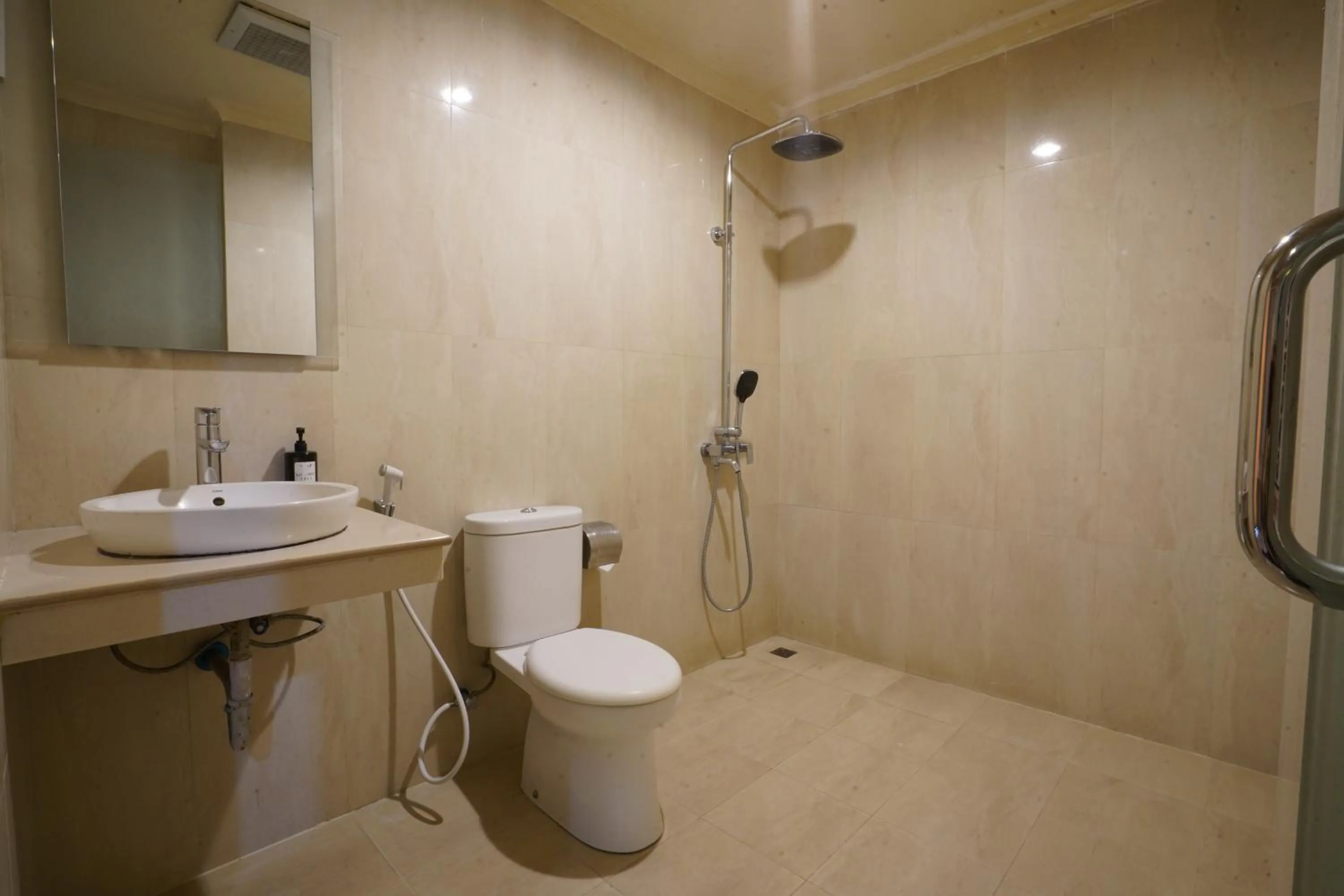 Bathroom in Hotel Grand Rosela