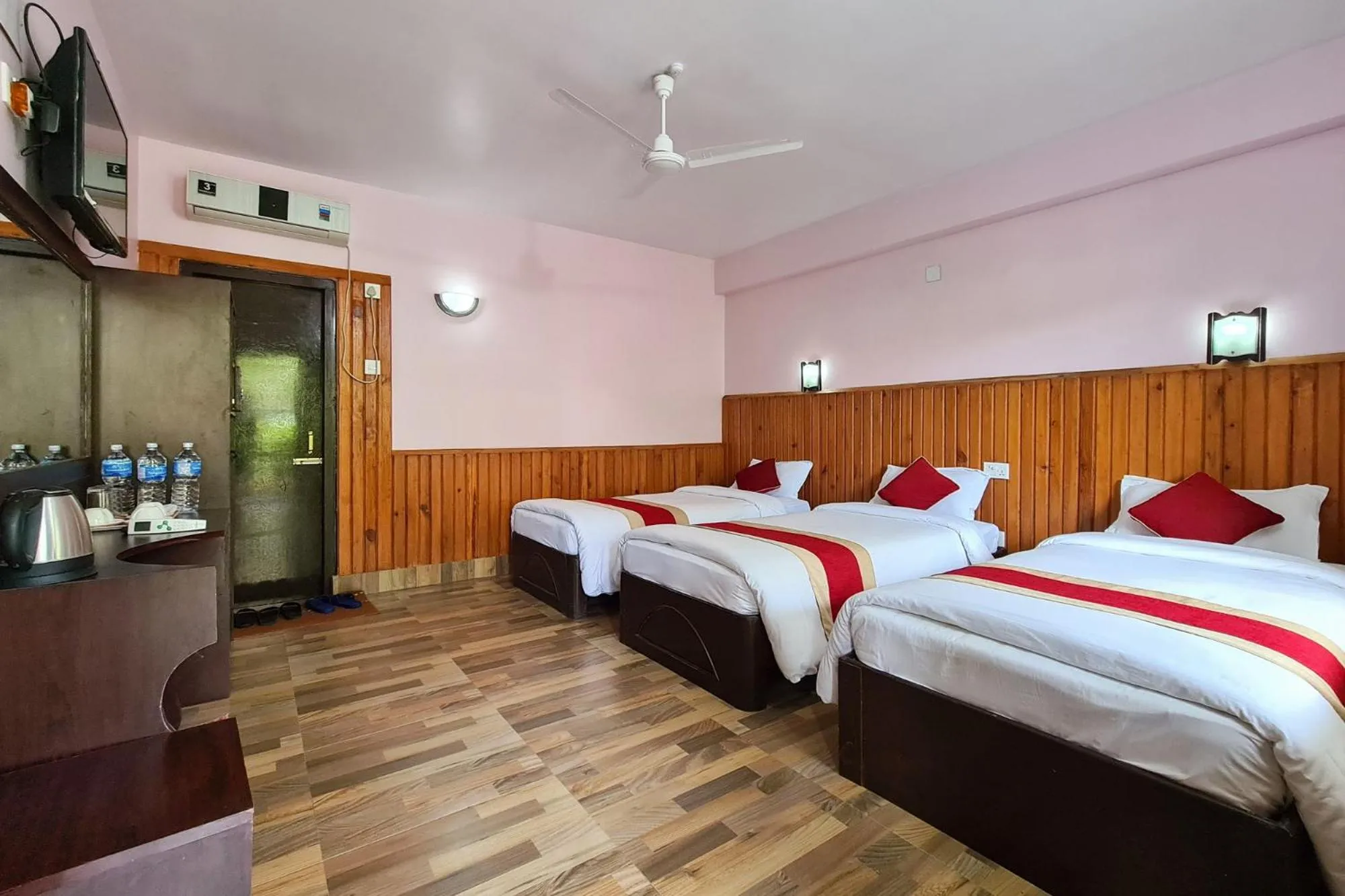 Bed in Hotel Monalisa Chitwan