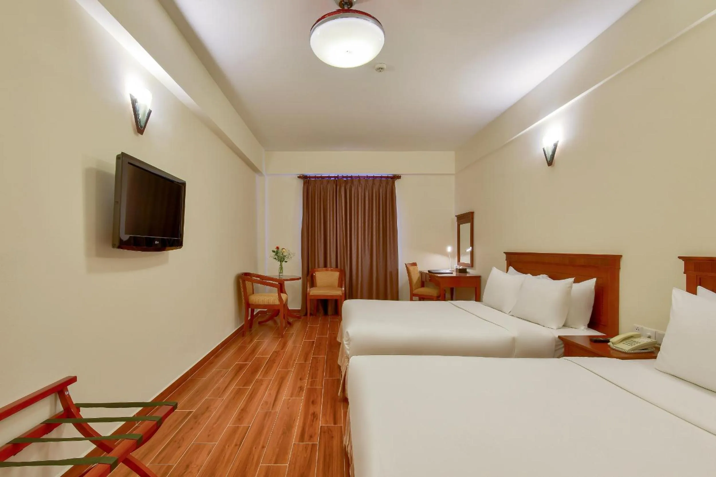 Photo of the whole room, Bed in Khách sạn Park Hotel Dalat