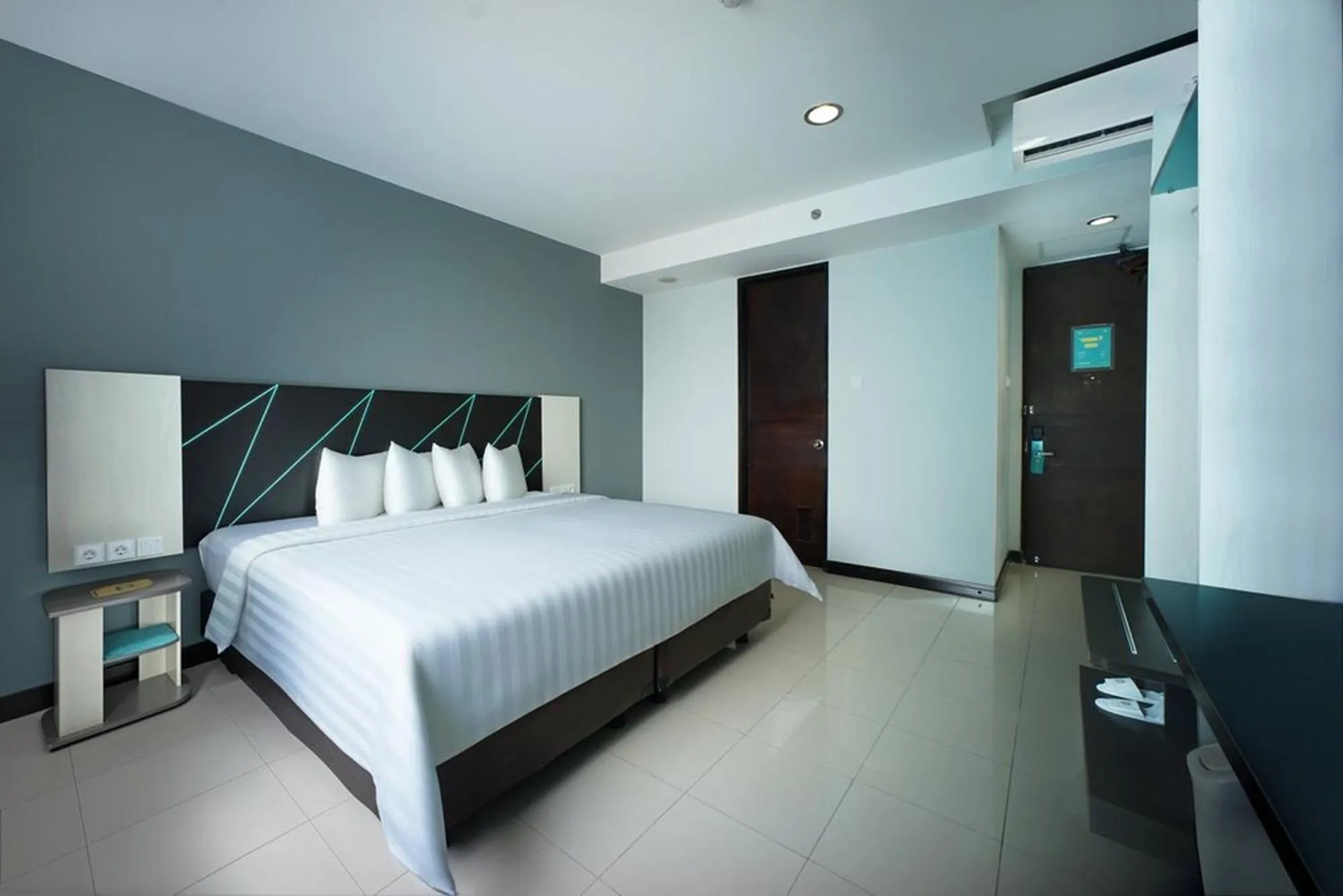 Bedroom, Bed in Regantris Malioboro