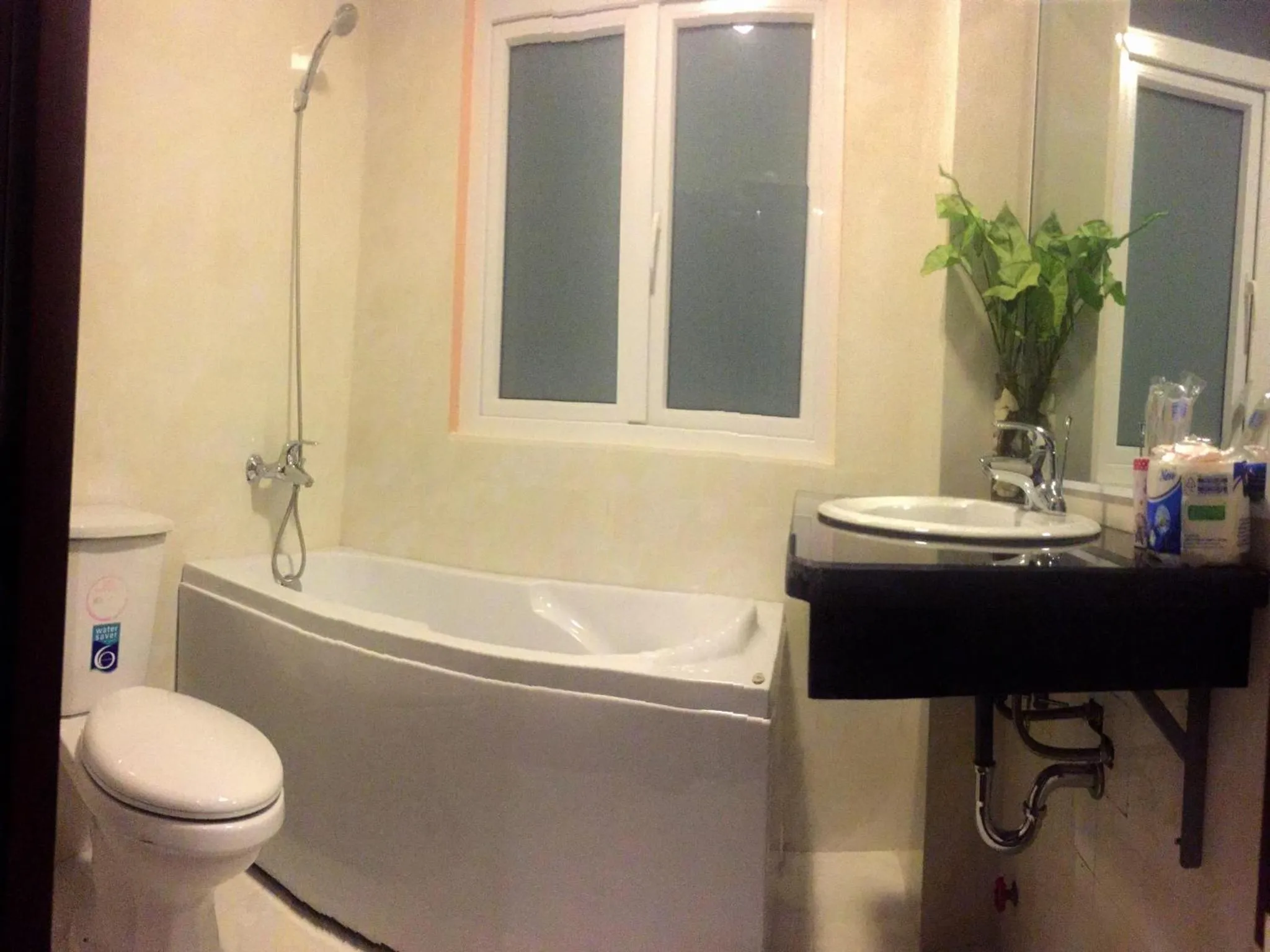 Toilet in Binh Duong 2 Hotel