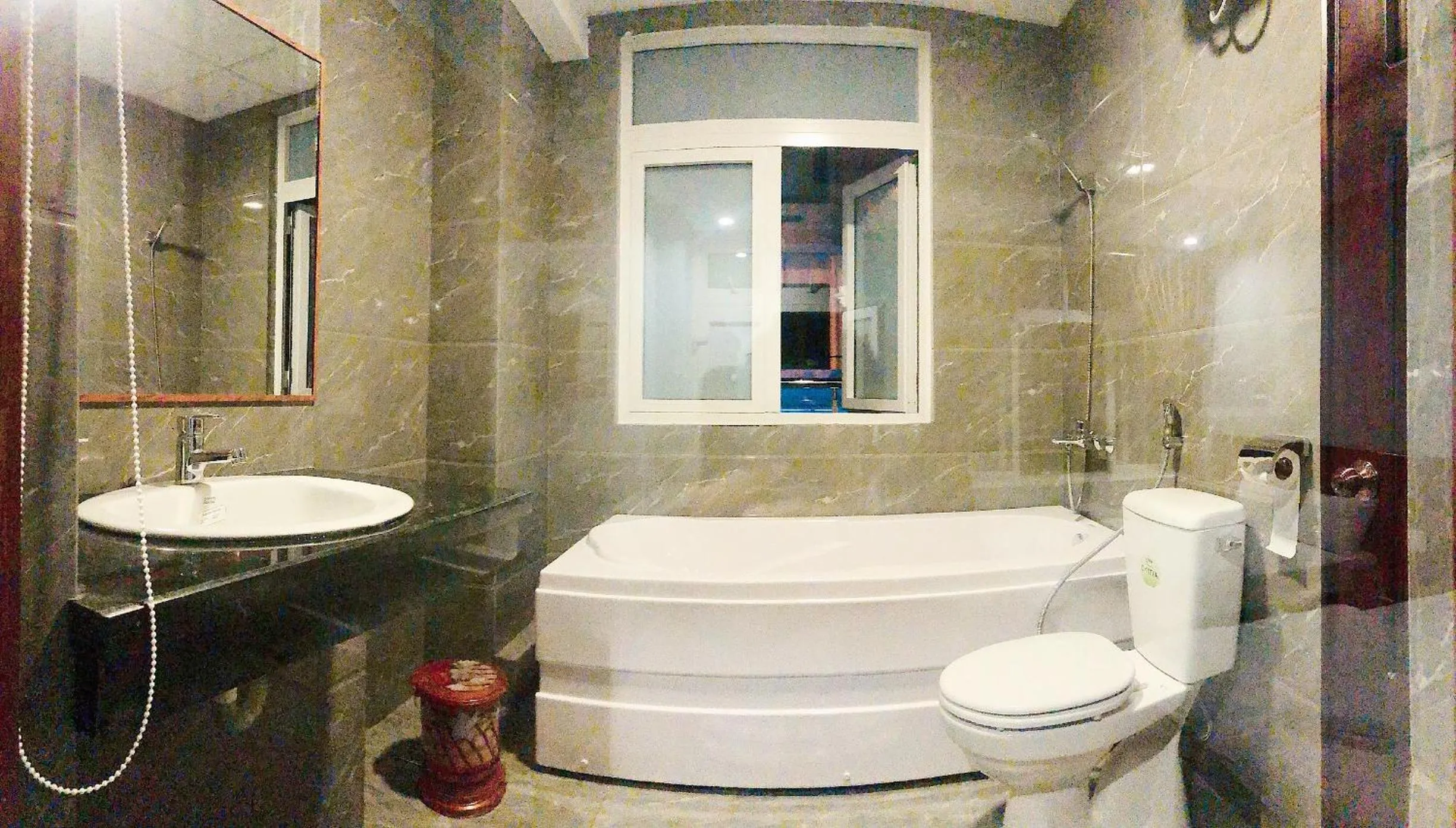 Bathroom in Binh Duong 2 Hotel